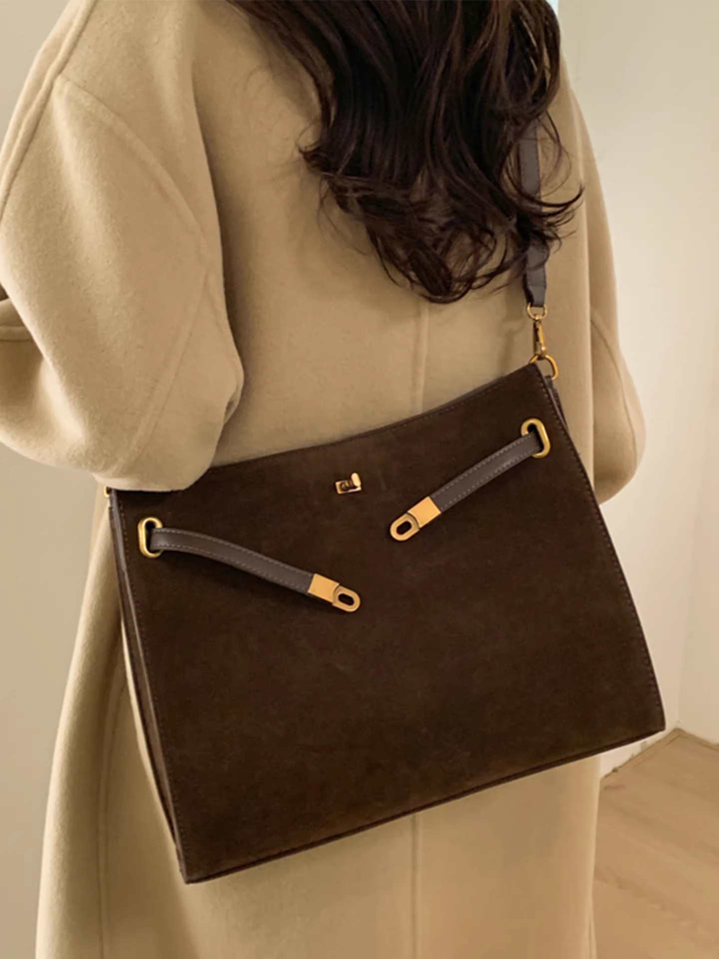 Túi xách nữ cỡ lớn, kiểu mới thu đông 2025, phong cách giản dị, chất liệu mờ, kiểu retro, đeo vai, đeo chéo, túi tote đi làm