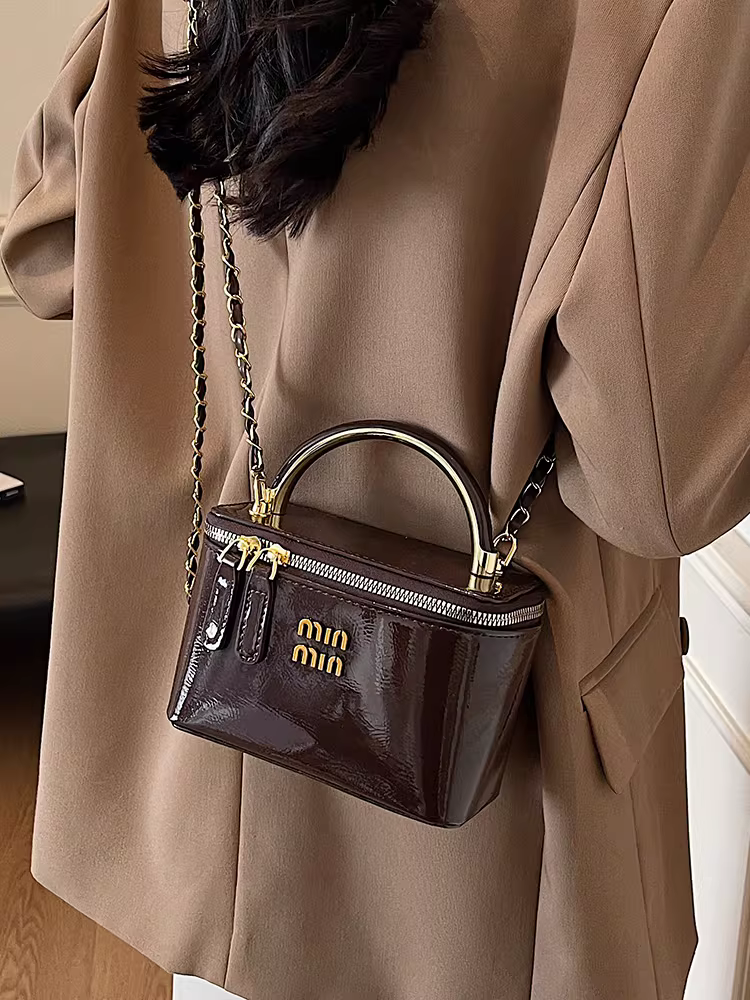 Túi xách nhỏ siêu hot dành cho nữ, phong cách retro thu đông 2025, túi đeo chéo đa năng, chất liệu cao cấp, kiểu dáng hộp.