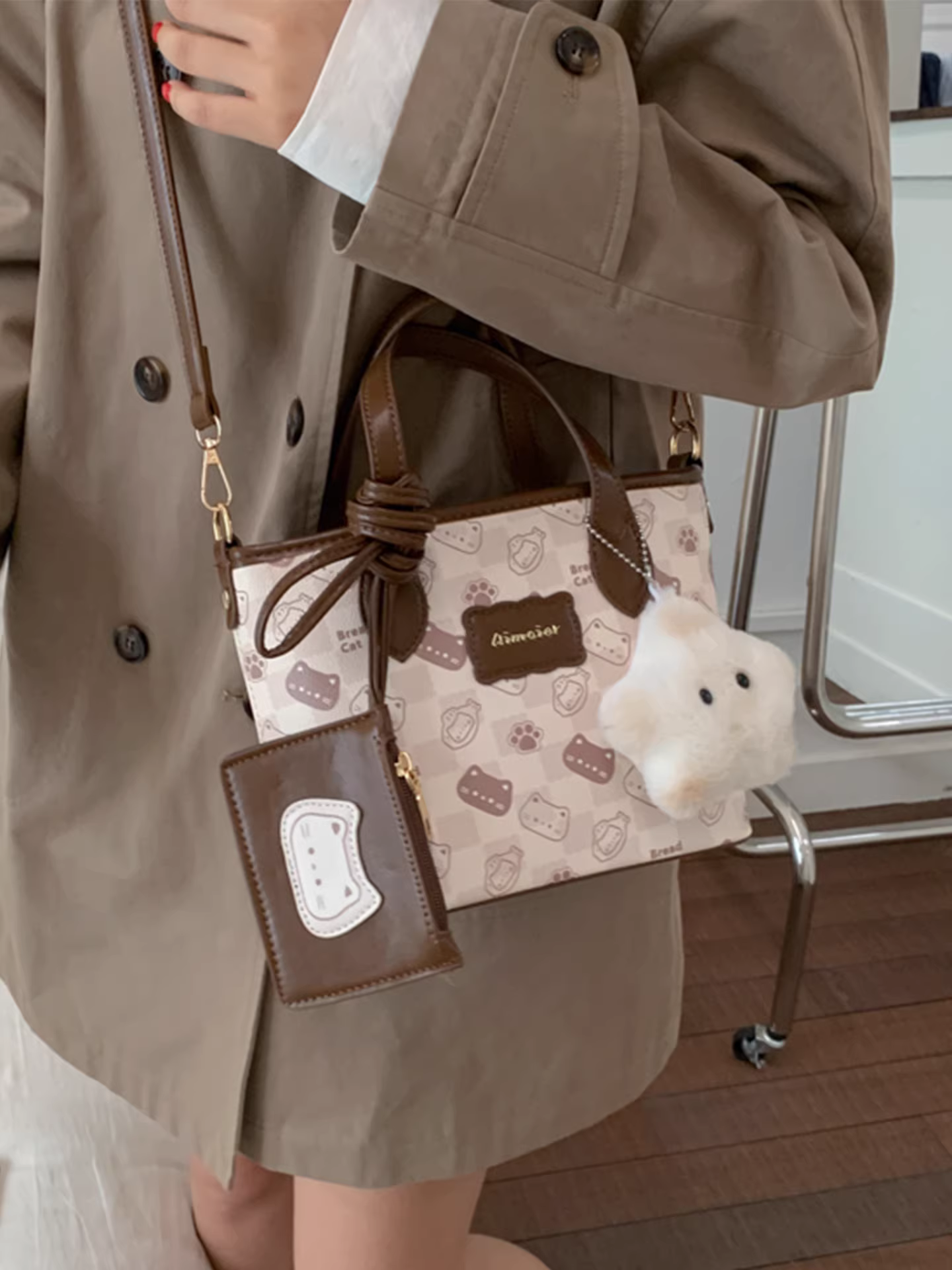 Những mẫu túi xách thời thượng được ưa chuộng năm nay dành cho nữ trong mùa thu đông, túi đeo chéo đa năng kiểu mới 2025, túi đeo vai phong cách Hàn Quốc giản dị.