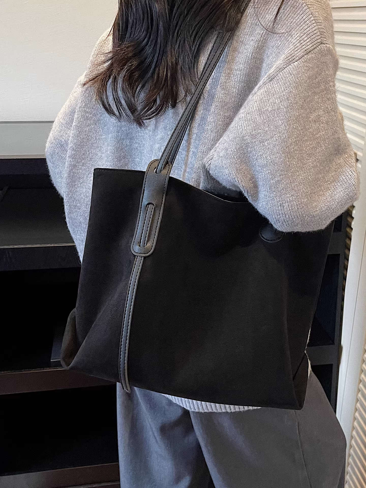 Túi da lộn cao cấp dành cho nữ, dung tích lớn, mẫu mới thu đông 2025, kiểu dáng cổ điển mờ, túi đeo vai, túi tote đi làm