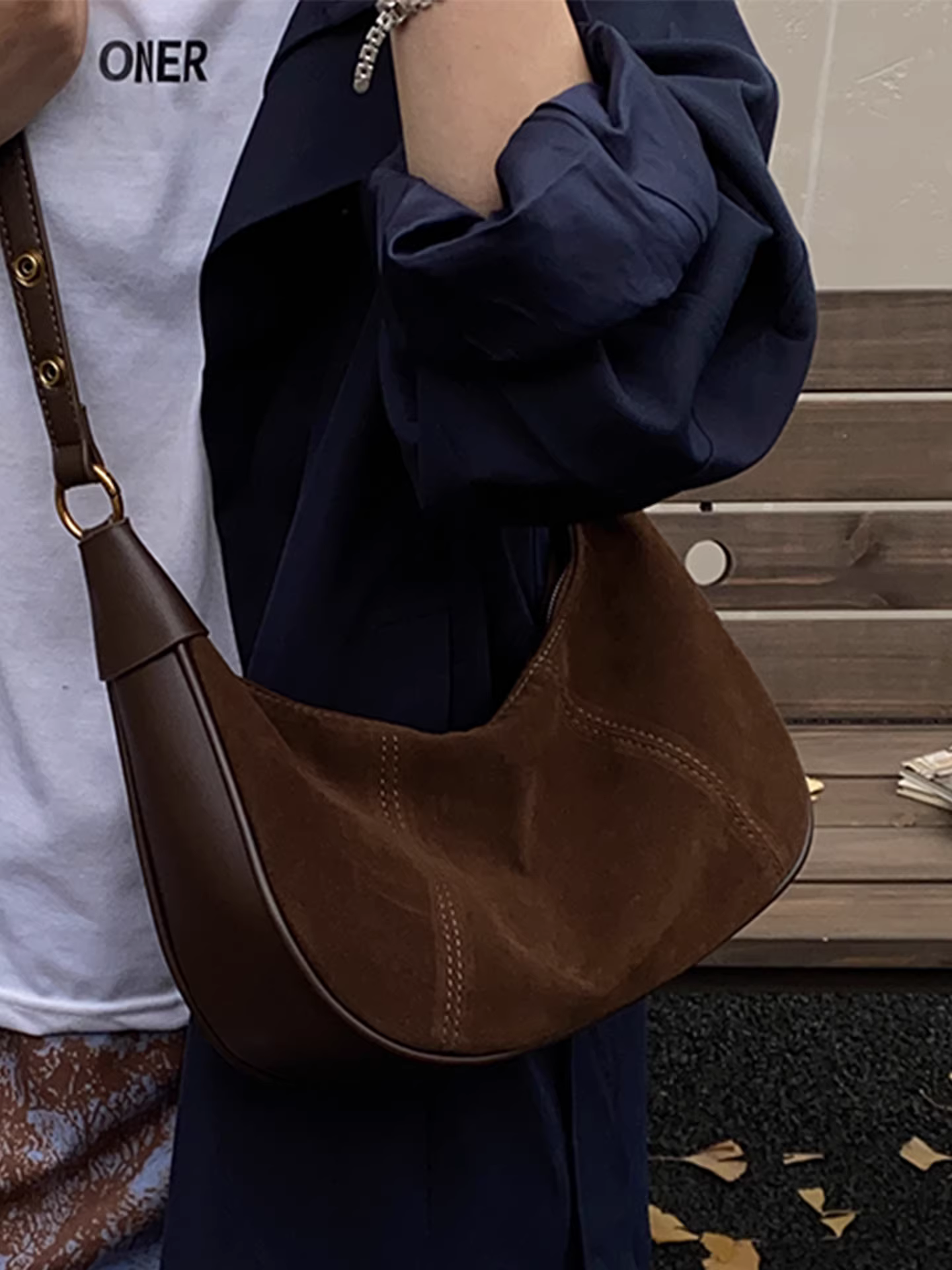 Túi đeo chéo nữ chất liệu mờ, kiểu dáng cổ điển, dung tích lớn, thiết kế độc đáo, phong cách giản dị, mùa thu đông 2025