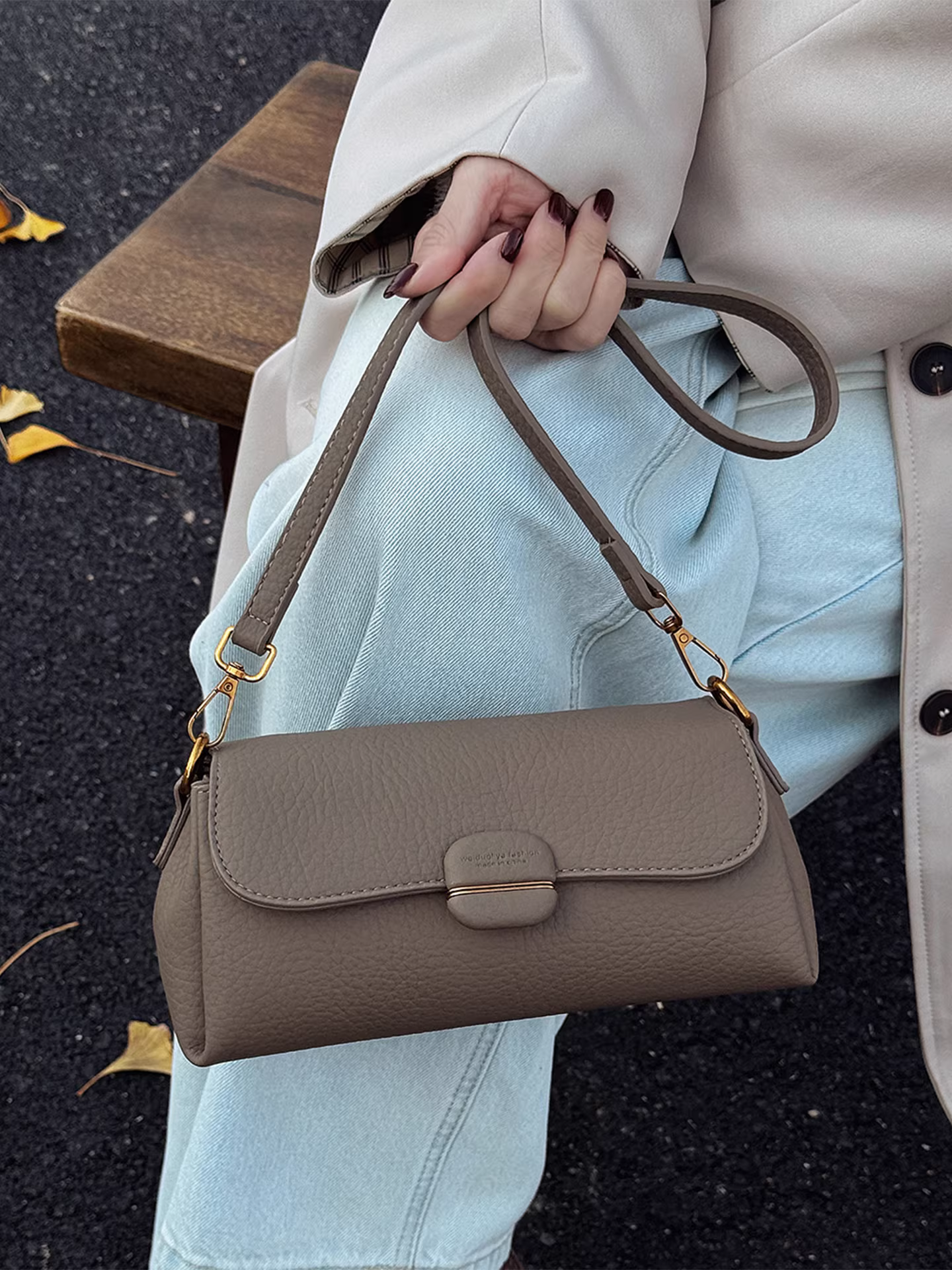 Túi xách nữ cao cấp thời trang, thiết kế độc đáo mùa thu đông 2025, phong cách giản dị, kiểu dáng retro, đeo chéo, dáng gối