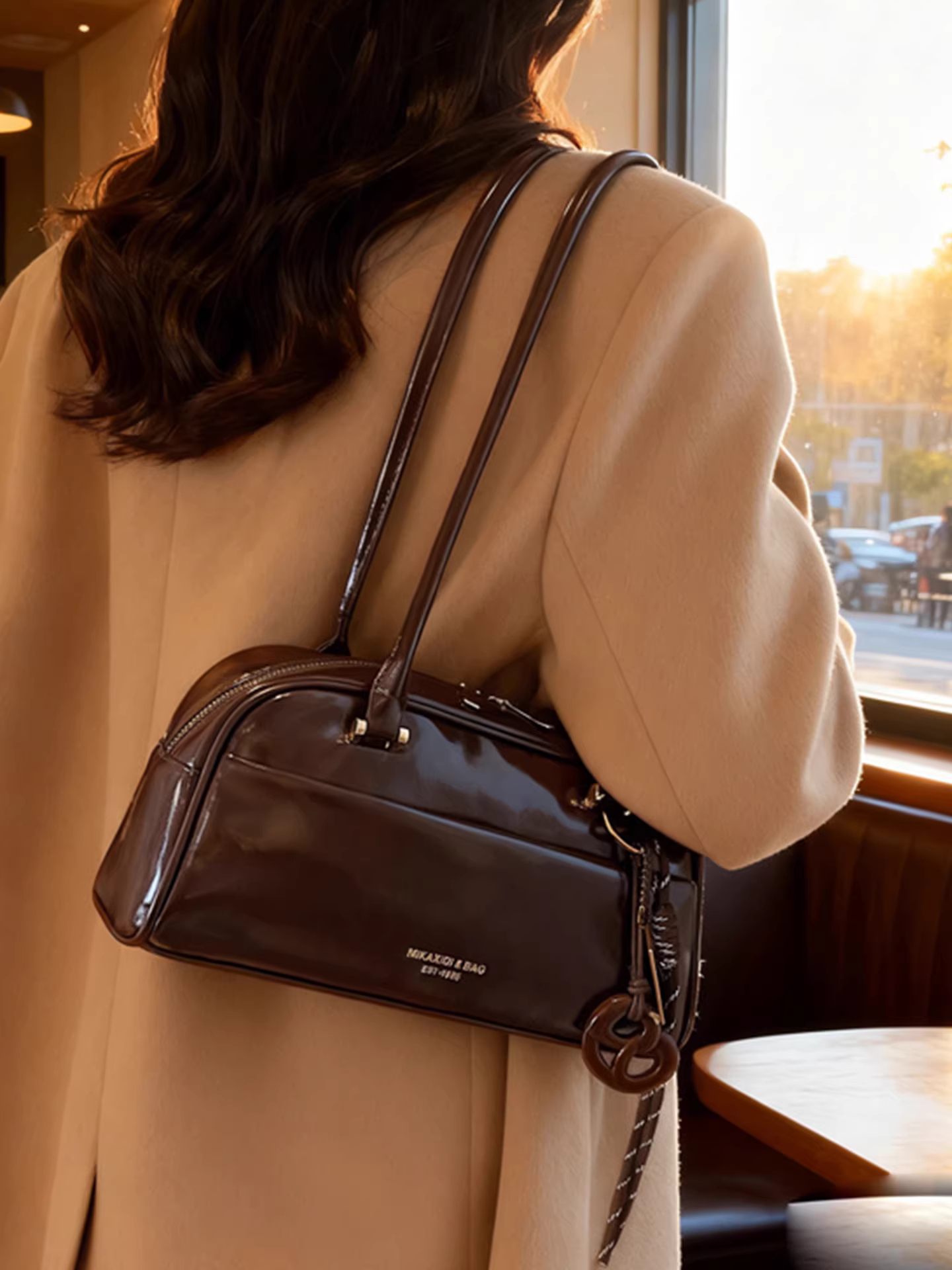 Túi xách nữ cỡ lớn, mẫu mới thu đông 2025, thiết kế retro độc đáo, đeo vai/nách, túi đeo chéo tiện dụng, thích hợp đi làm