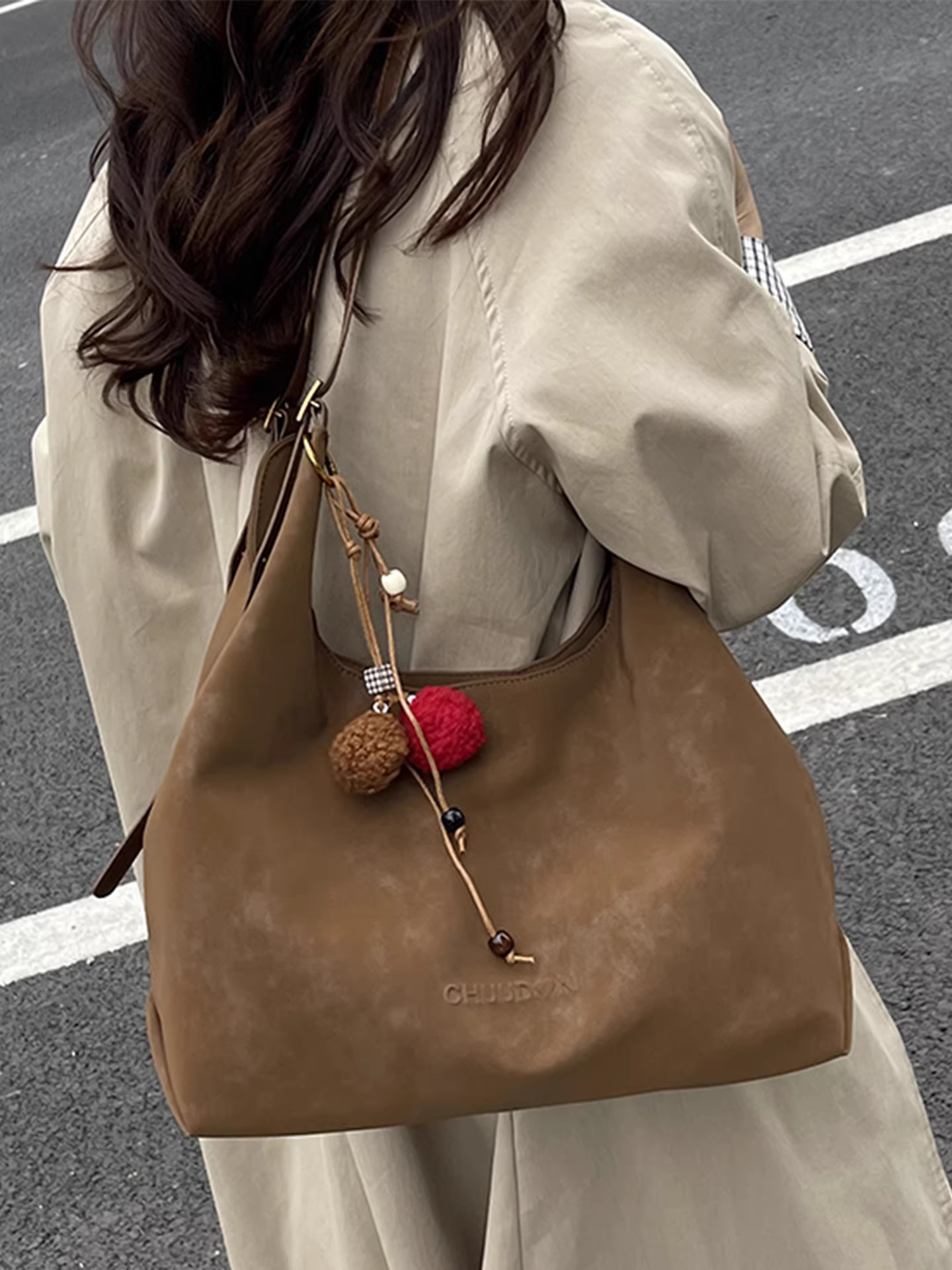 Túi xách nữ dung tích lớn, phong cách retro thu đông 2025 mới, túi đeo chéo/vách vai đa năng, phong cách thời trang và tiện dụng, thích hợp đi học, đi làm.