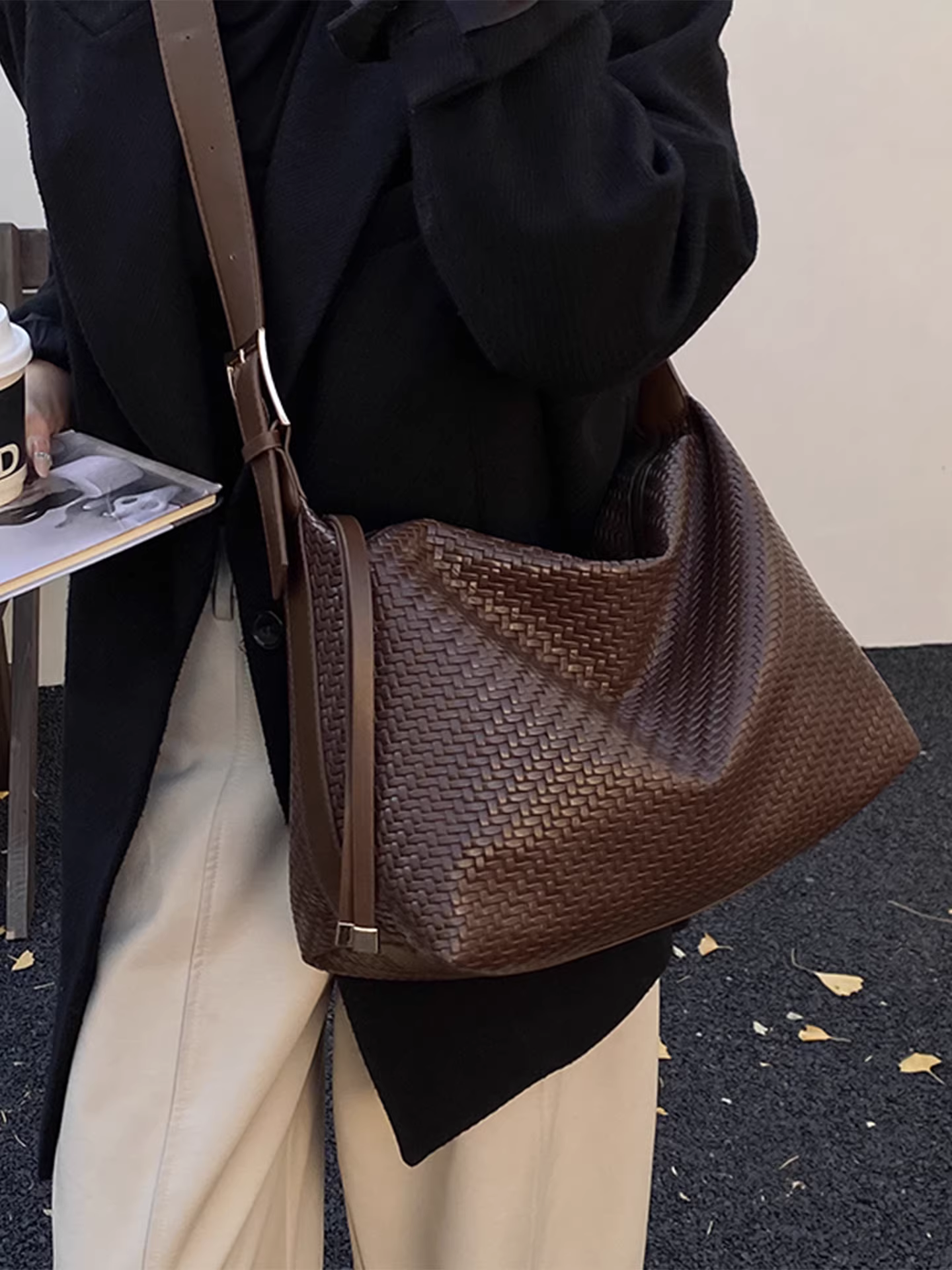 Túi đeo chéo nữ retro, dung tích lớn, mẫu mới thu đông 2025, đa năng, phong cách thường ngày, túi tote đi làm, chất liệu dệt