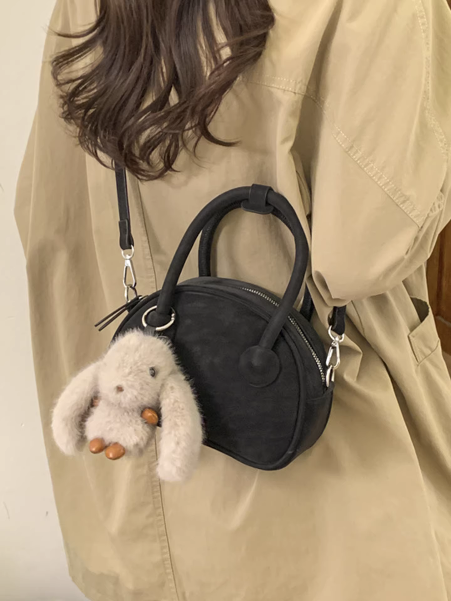 Túi xách cao cấp dành cho nữ, phong cách retro thu đông 2025, túi đeo chéo, túi bowling cầm tay đang thịnh hành