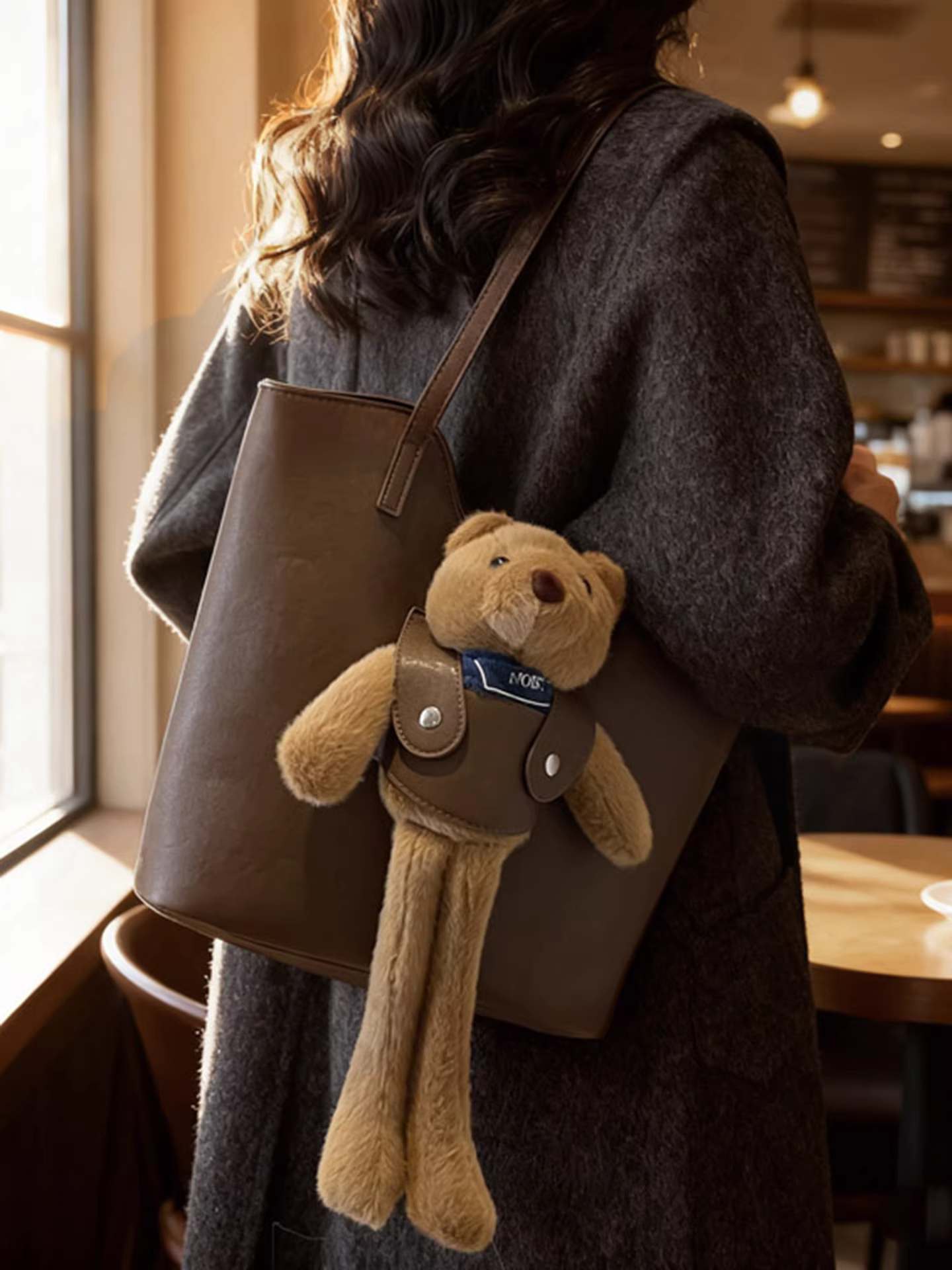 Túi xách nữ cỡ lớn, phong cách retro thu đông 2025, đa năng, hoạt hình dễ thương, đeo vai, túi tote đi học