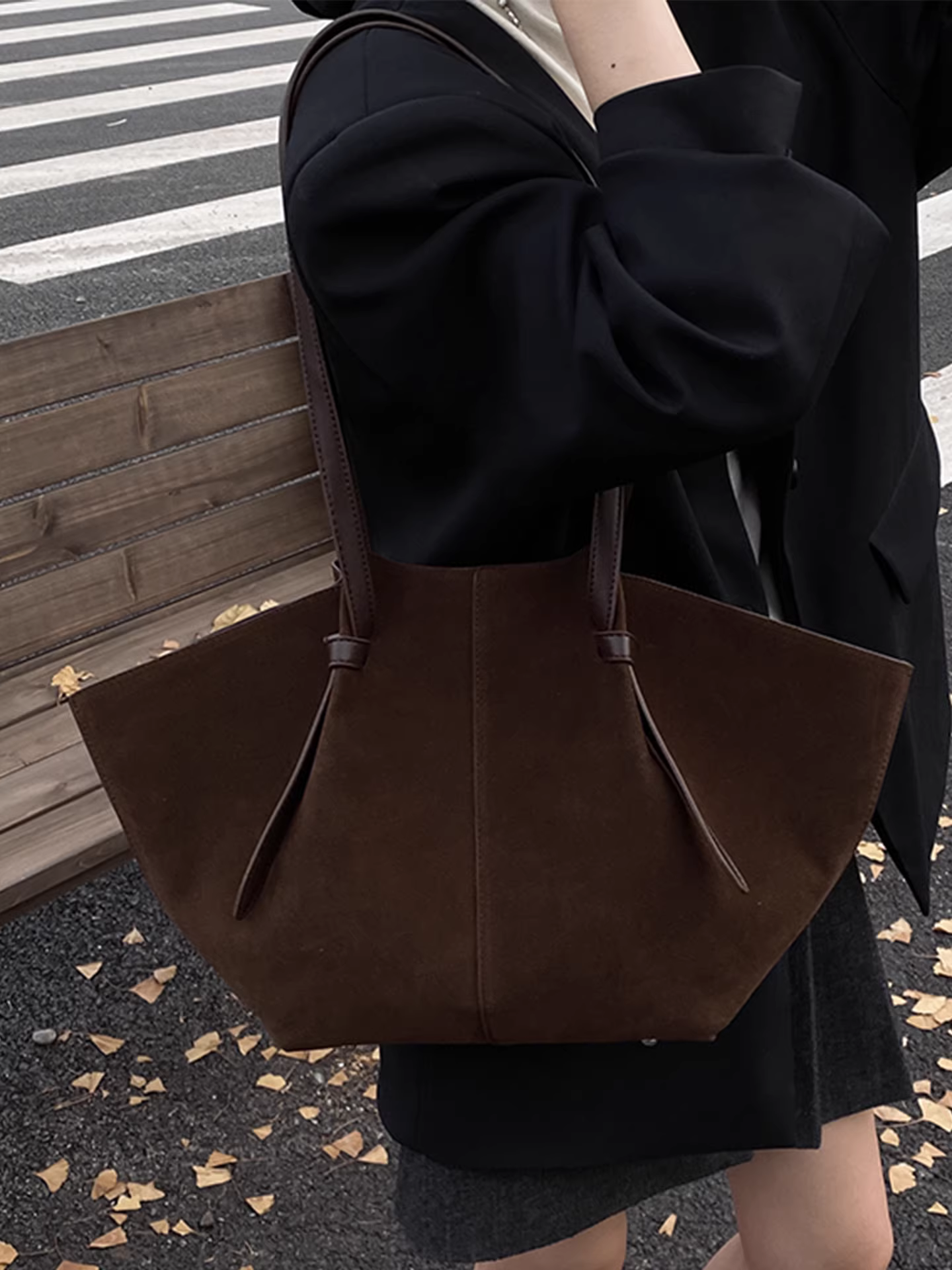 Túi xách nữ vintage mờ, dung tích lớn, mẫu mới thu đông 2025, đa năng, đeo vai, túi tote đi làm.