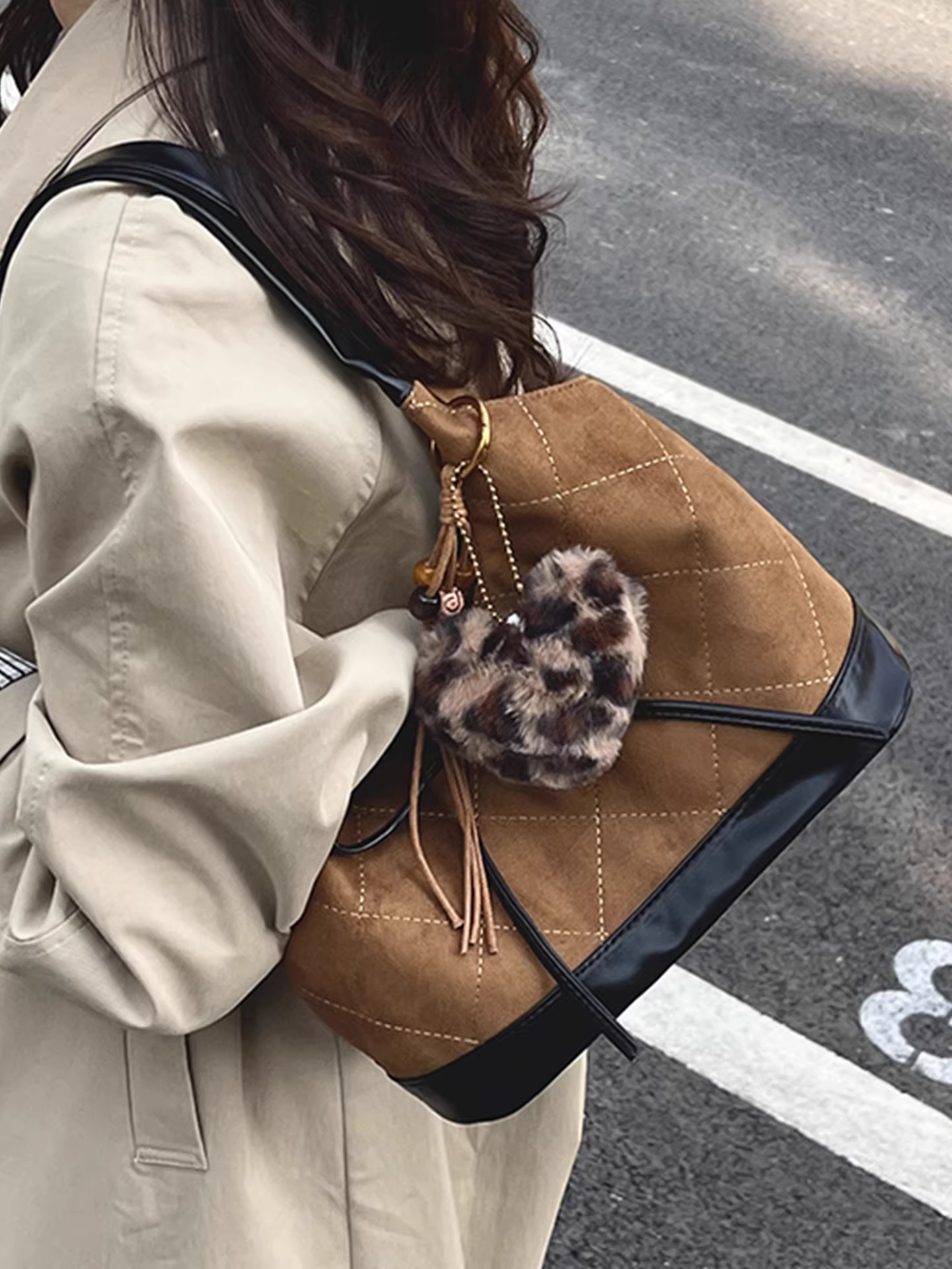 Túi xách họa tiết da báo dành cho nữ, dung tích lớn, mẫu mới thu đông 2025, đa năng, chất liệu lì, kiểu retro, đeo vai/nách, túi tote đi làm