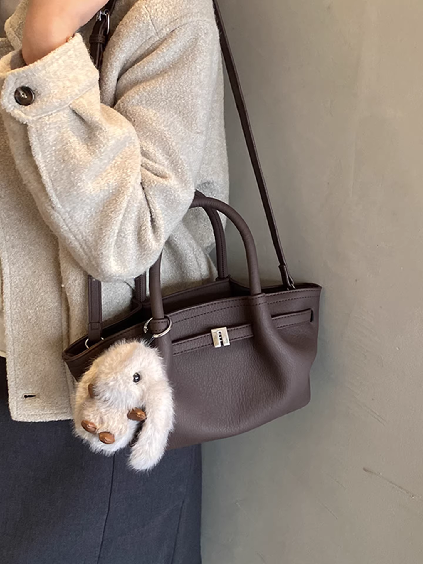 Túi xách nữ cỡ lớn, mẫu mới thu đông 2025, thiết kế retro độc đáo, túi đeo chéo, túi xách xếp ly, túi tote.