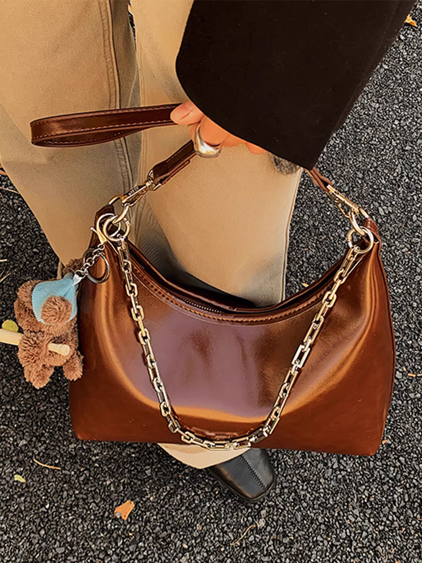 Túi xách thiết kế độc đáo dành cho nữ, dung tích lớn, mẫu mới thu đông 2025, phong cách retro giản dị, đeo vai/chéo, túi bánh bao đi làm.