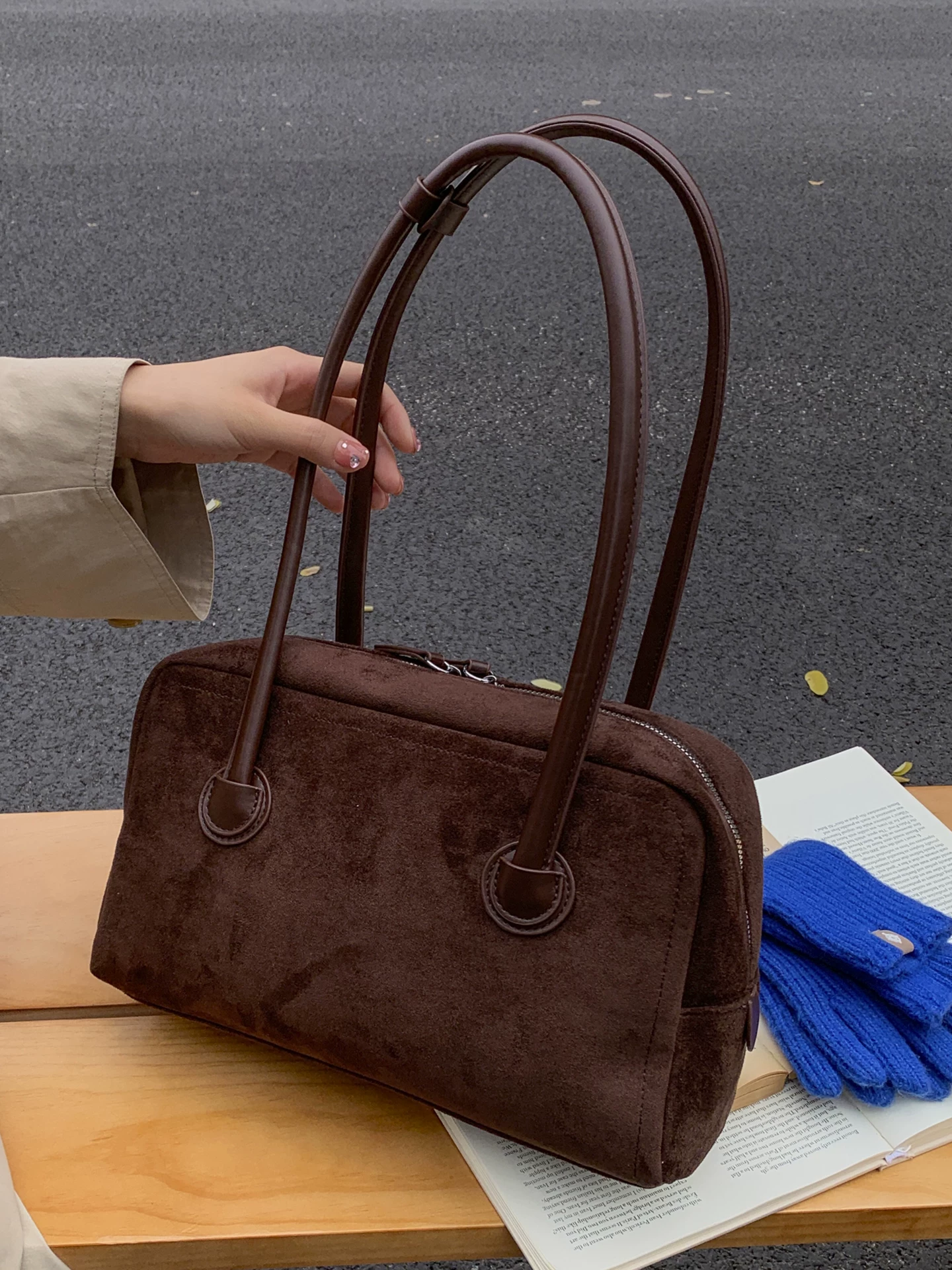 Túi da lộn nữ, dung tích lớn, mẫu mới thu đông 2025, túi đeo vai/nách phong cách retro, túi đeo chéo tiện dụng đi làm