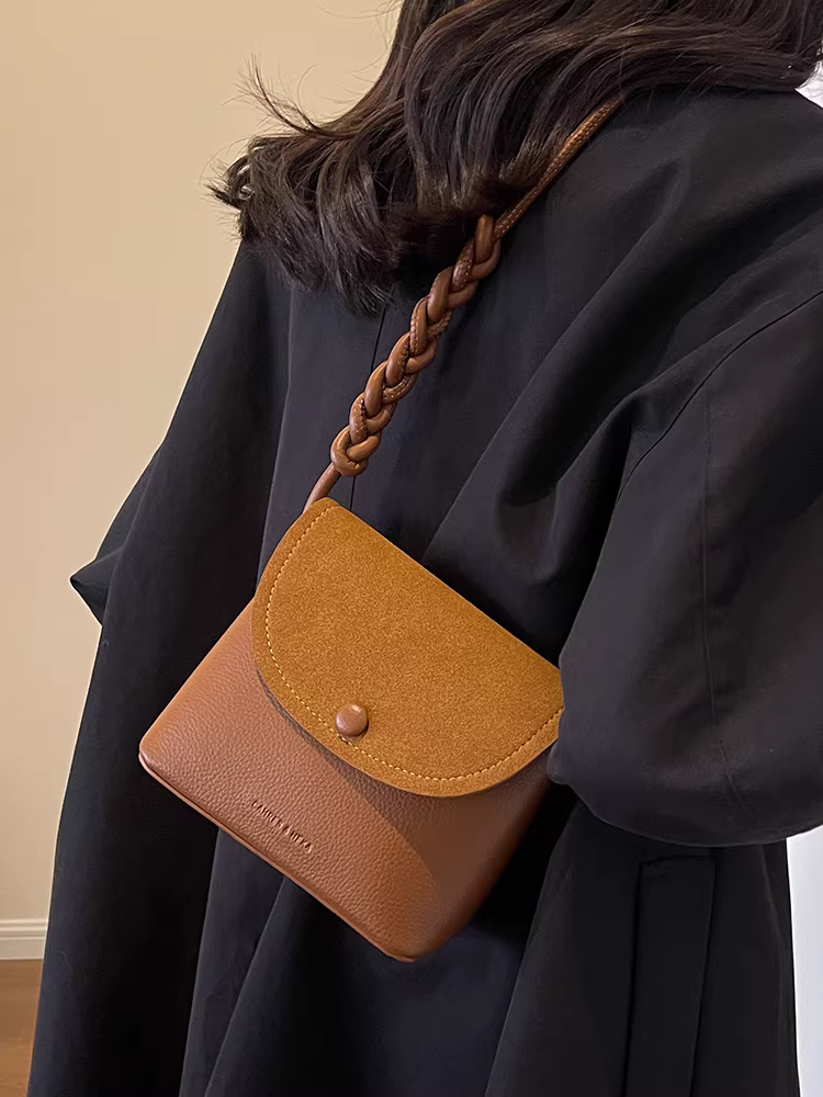 Túi xách nữ cao cấp 2025, túi đeo chéo mới mùa thu đông, túi đeo vai kiểu xô, thiết kế độc đáo, đa năng dành cho nữ