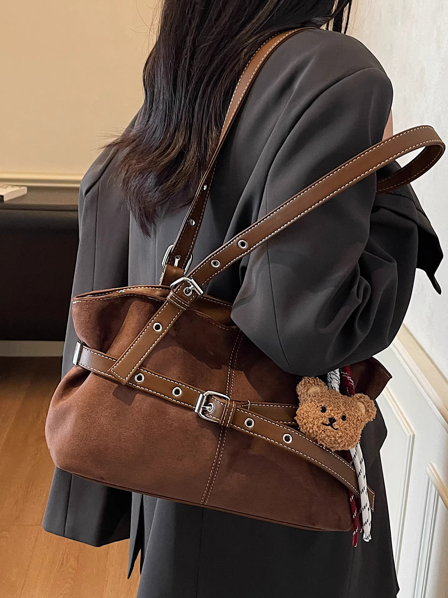 Túi da lộn cỡ lớn dành cho nữ, phong cách retro thu đông 2025, túi đeo vai mới, túi tote đi học, đi chơi cá tính