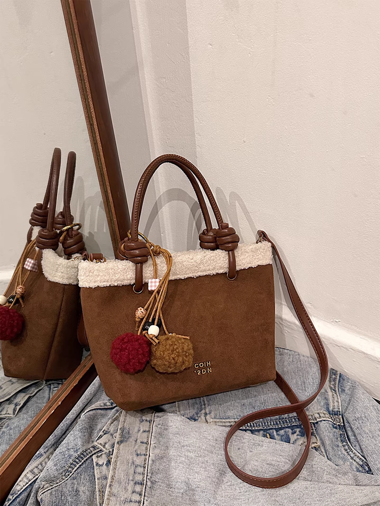 Túi da lộn nữ, thiết kế độc đáo mùa thu đông 2025, túi đeo chéo cổ điển mờ nhám, túi xô lông mềm