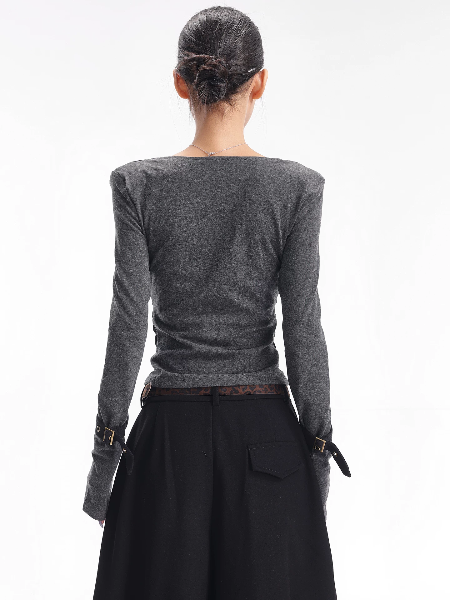 KEN STUDIO Áo thun dài tay giả hai mảnh màu xám thu đông mới dành cho nữ, kiểu dáng ôm vừa vặn và thiết kế thời trang