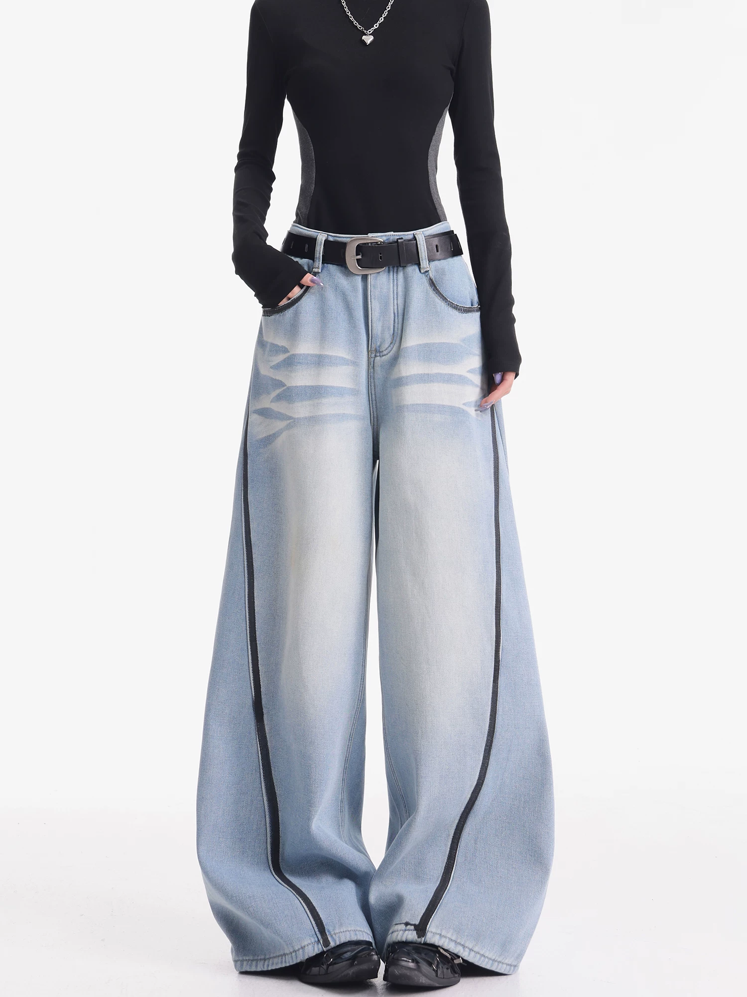 KEN STUDIO quần jean lót lông cừu dày màu xanh nhạt mới dành cho nữ mùa thu đông, quần ống rộng được thiết kế theo phong cách phối màu đã qua xử lý.