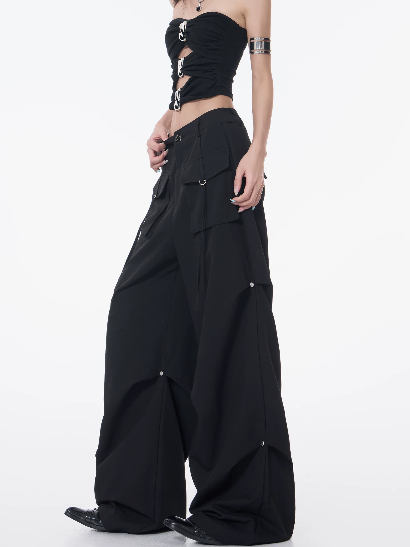 Quần cargo xếp ly màu đen phong cách đường phố KEN STUDIO dành cho nữ, quần dài dáng rộng lưng cao mới mùa hè