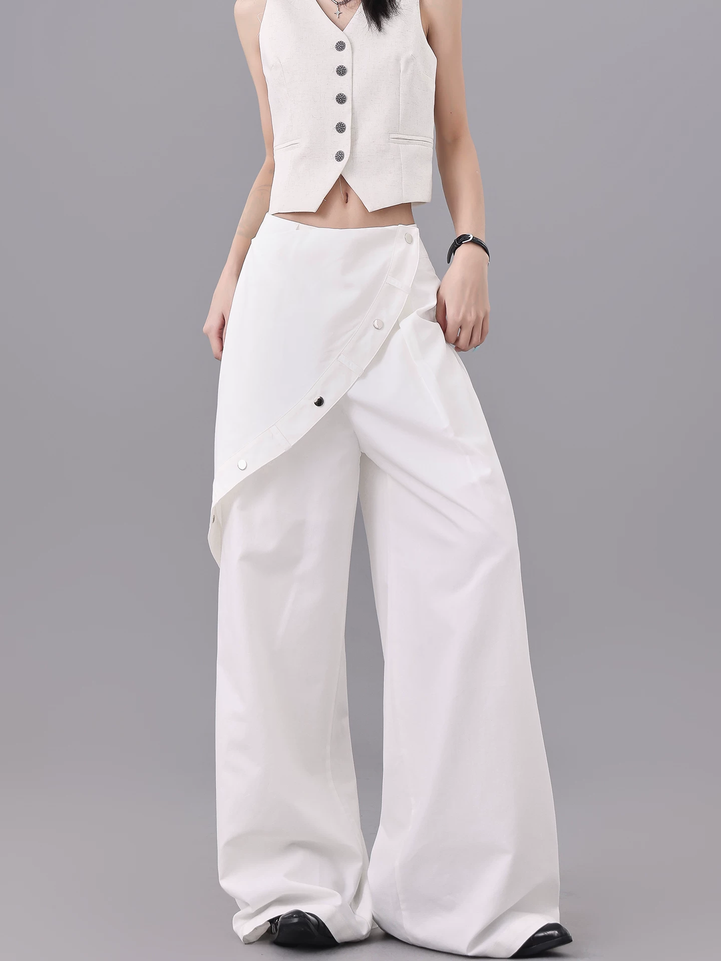 KEN STUDIO Quần dài hai mảnh giả trắng mùa hè mới, dáng rộng, tôn dáng, mềm mại, quần dài đến sàn, kiểu dáng giản dị