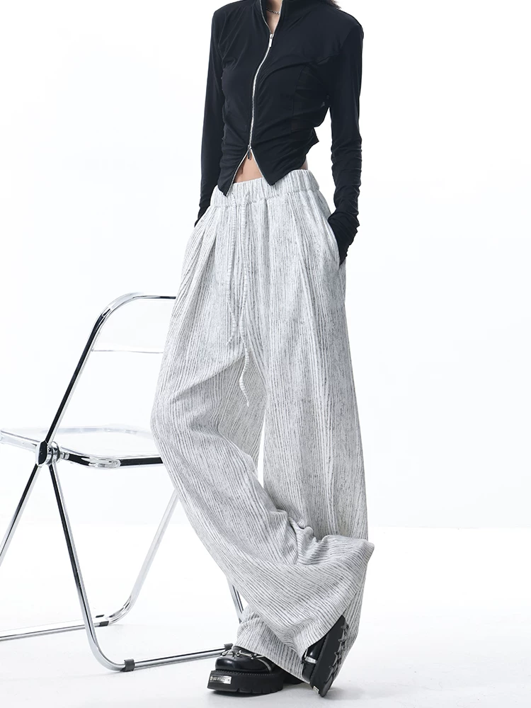 Quần âu màu trắng thiết kế nguyên bản của KEN STUDIO dành cho nữ, quần ống rộng dáng rộng có họa tiết mới mùa thu đông.