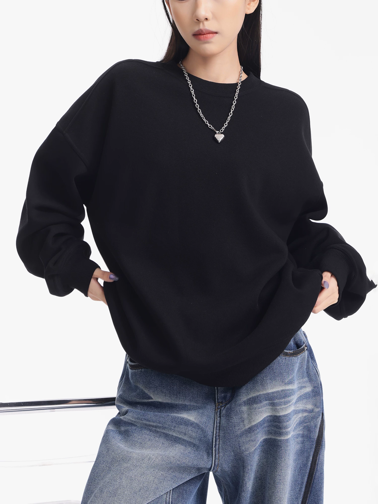 KEN STUDIO Áo len dài tay nhung đen mùa thu đông mới dành cho nữ, dáng rộng, thon gọn và đa năng, áo chui đầu thông thường