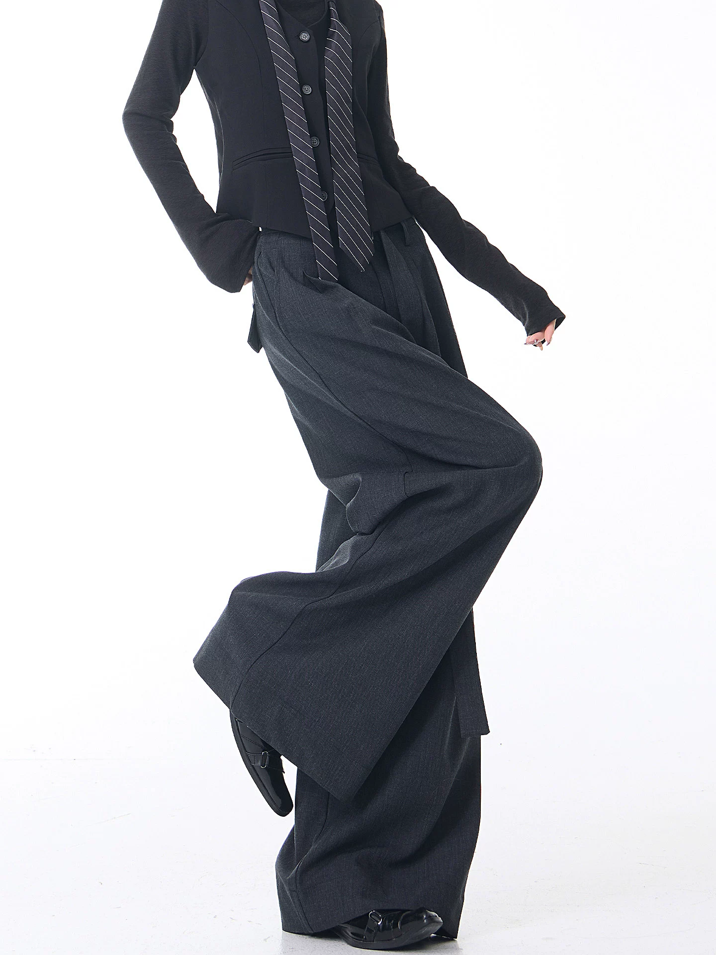 KEN STUDIO Xuân Thu Thiết kế thắt lưng mới Quần tây ống rộng dành cho nữ Quần dài xếp nếp eo cao giảm béo dài đến sàn