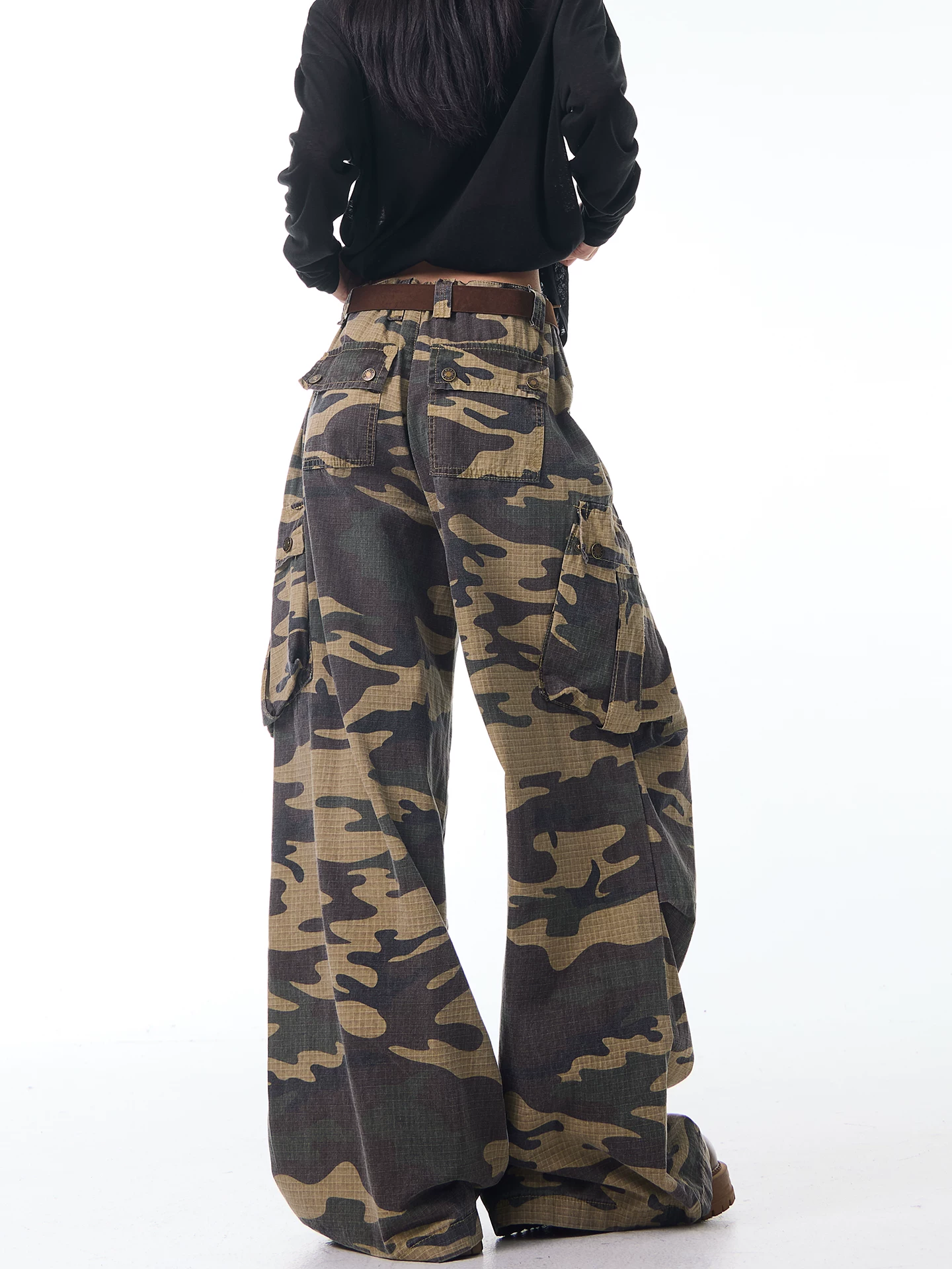 KEN STUDIO Xuân Thu Mới Quần Cargo Ngụy Trang Cổ Điển Quần ống rộng nhiều túi dáng rộng cho nữ Quần dài đến sàn