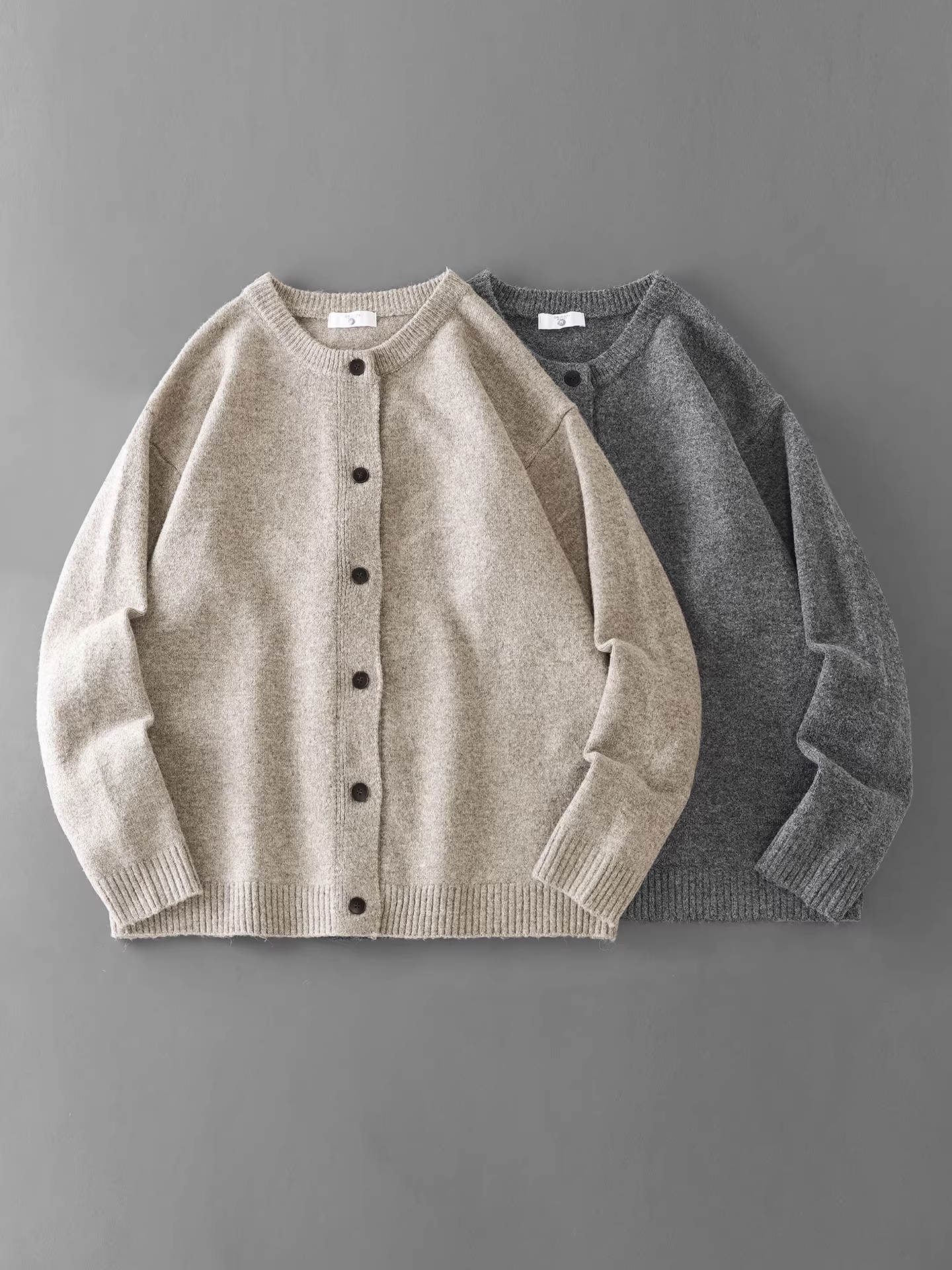 Áo len cardigan nam chất liệu len thuần, dày dặn và ấm áp mùa đông, phong cách tiền tài cổ điển Mỹ, áo khoác dệt kim cổ tròn.