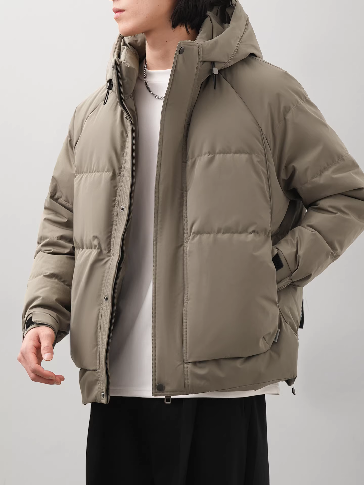 Áo khoác lông vũ 90% nguyên chất dành cho nam, mùa đông 2025, kiểu dáng mới dày dặn ấm áp, áo khoác parka trẻ trung có mũ.