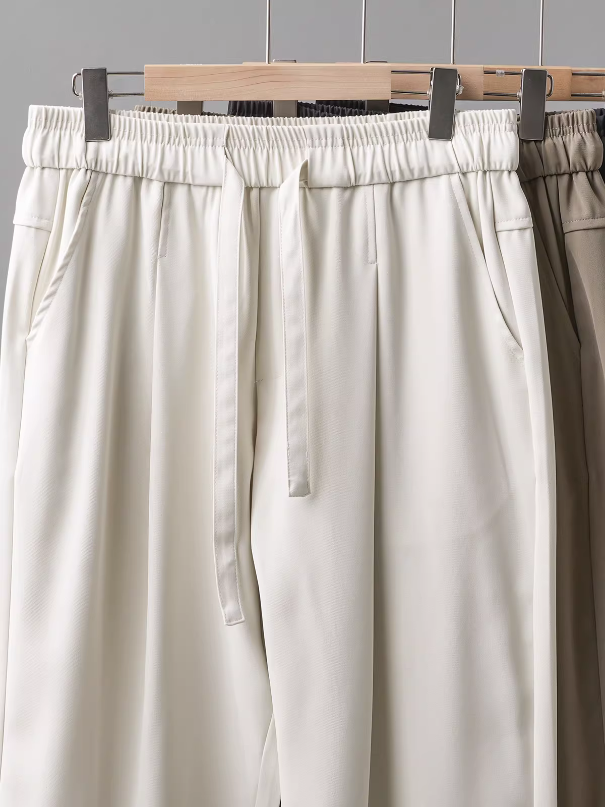 Quần âu kiểu Mỹ chất liệu lụa đá mát lạnh dành cho nam, quần thể thao ống rộng thoáng mát mùa hè, quần âu mỏng nhanh khô, chất liệu mềm mại