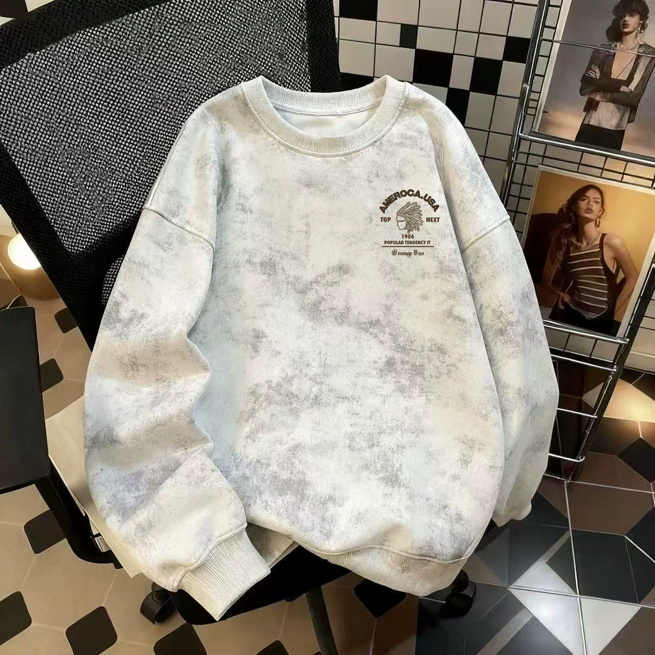 Áo len nỉ cổ tròn dáng rộng phối màu tie-dye ấm áp mùa thu đông, chất liệu cao cấp, xuất khẩu chính hãng.