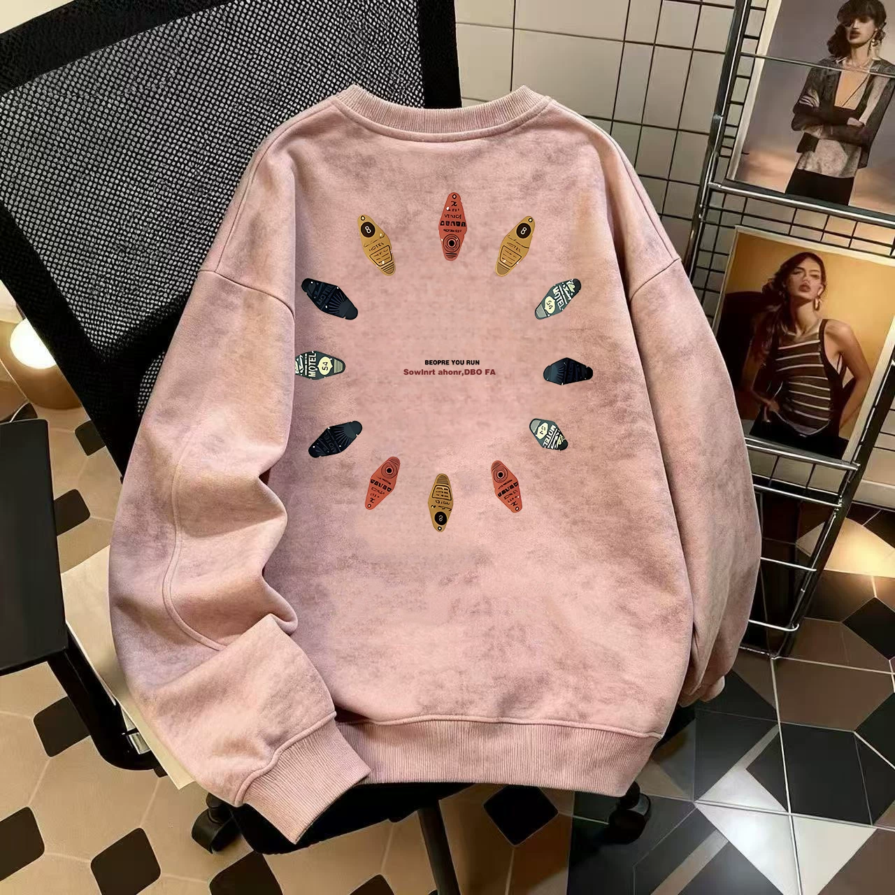 Áo nỉ cổ tròn dáng rộng phong cách Mỹ, chất liệu lông cừu giữ ấm, họa tiết tie-dye, hàng xuất khẩu, giá rẻ, mùa thu đông, thời trang.