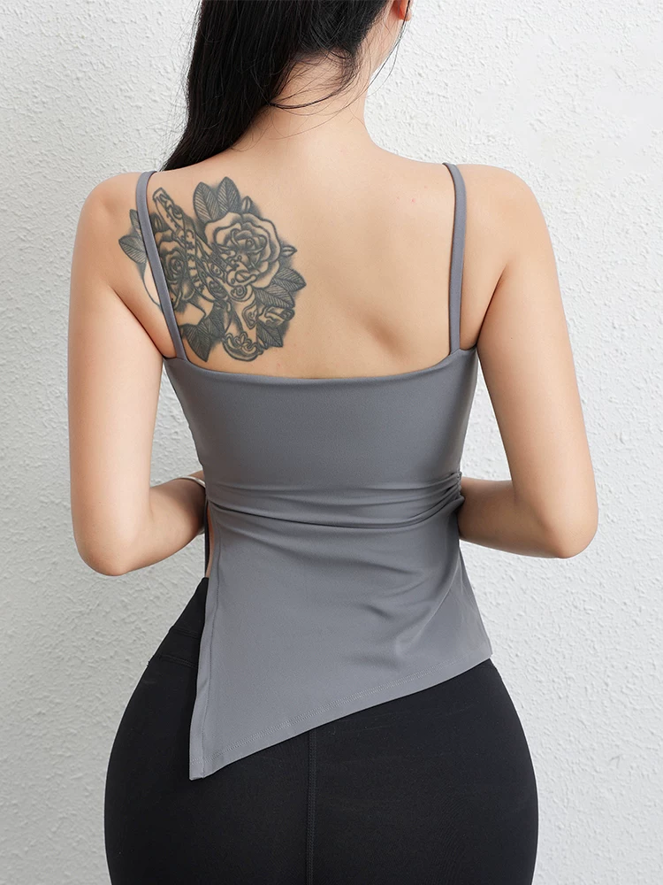 Jiumai Yipin Áo thể thao xếp ly một mặt kiểu dáng ôm sát, có khe hở bên hông, trang phục thể thao độc đáo dành cho nữ.