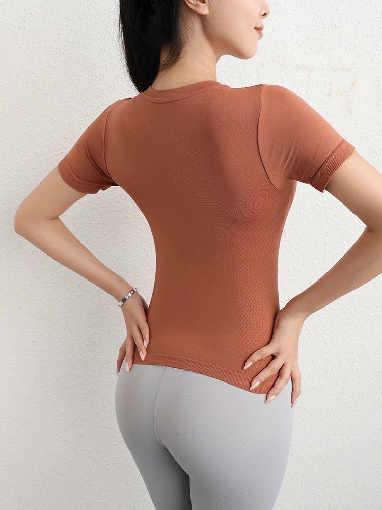 Jiumai Yipin mùa hè gợi cảm thể thao hàng đầu dành cho nữ quần áo ngắn tay nhanh khô quần áo tập thể dục quần áo chạy bộ co giãn bó sát quần áo tập yoga