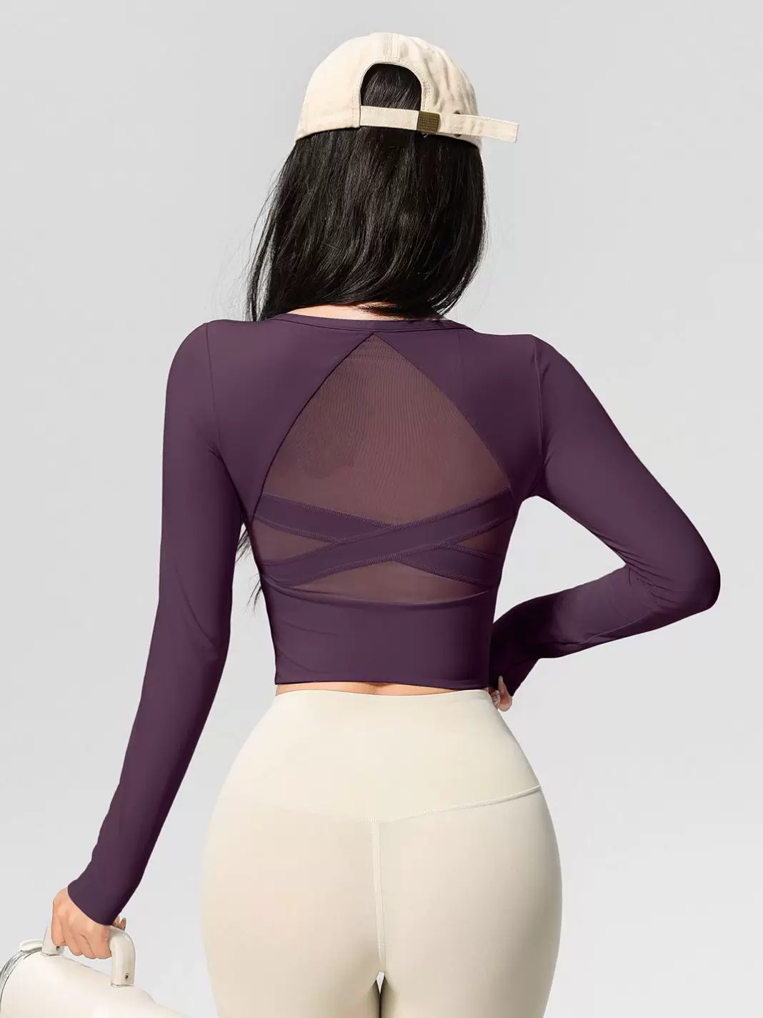 Áo thể thao Jiumai Yipin Nude Feel dành cho nữ, trang phục tập yoga dài tay vừa vặn mùa thu có miếng đệm ngực, quần áo tập thể dục Pilates.