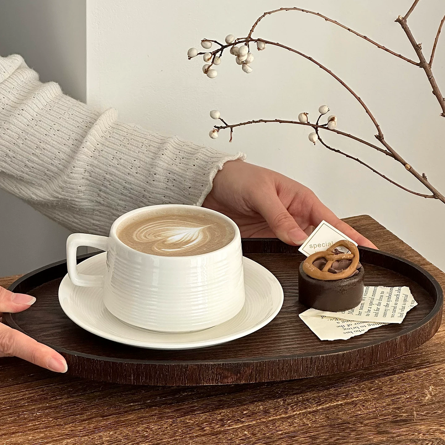 Bộ tách trà sứ trắng cao cấp, tách uống cà phê tinh tế, ly latte nghệ thuật Ý sang trọng