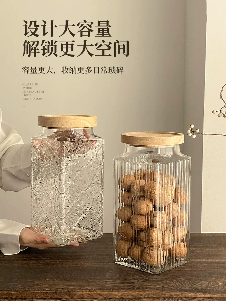 Hũ thủy tinh dày, kín hơi, dung tích lớn, dùng để bảo quản thực phẩm, đường đá, hoa quả sấy khô, đồ ăn vặt, trà.