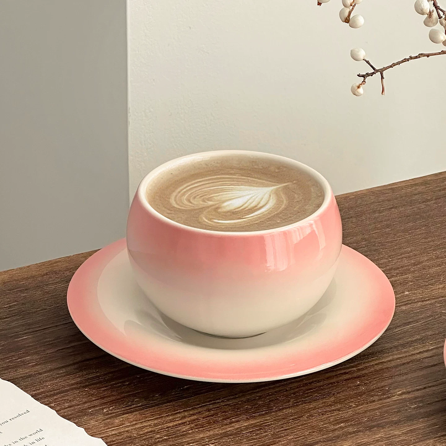 Tách cà phê hình quả trứng màu hồng gradient, tách latte bằng gốm, tách đặc biệt dành cho nghệ thuật latte, tách tròn nhỏ cầm tay, bộ tách và đĩa cao cấp