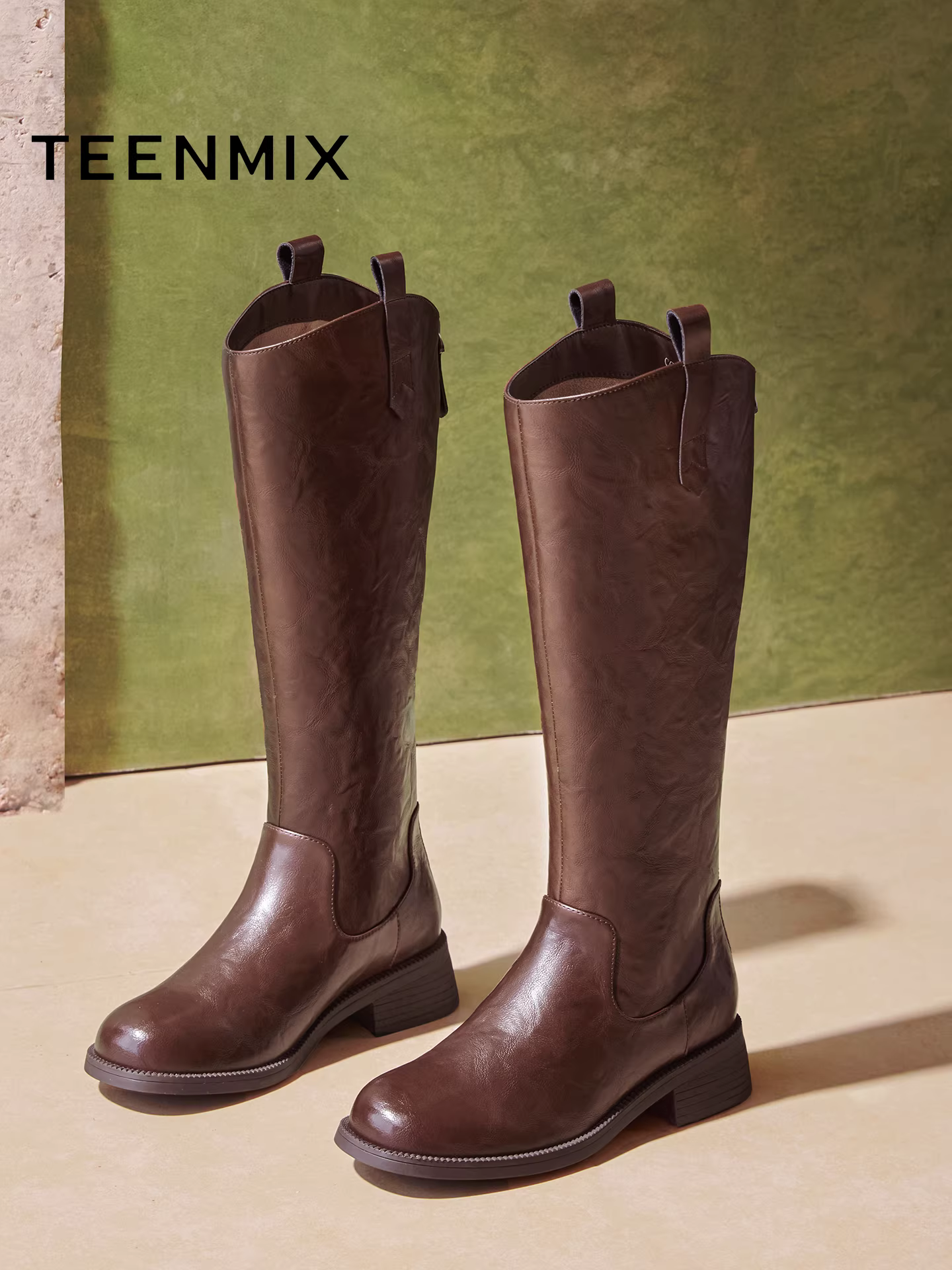 Giày bốt cưỡi ngựa lót lông cừu kiểu cổ chữ V đế dày cổ điển Tianmeiyi, bốt dài, bốt thời trang ống cao nữ, bốt da, kiểu mới mùa đông 2025.