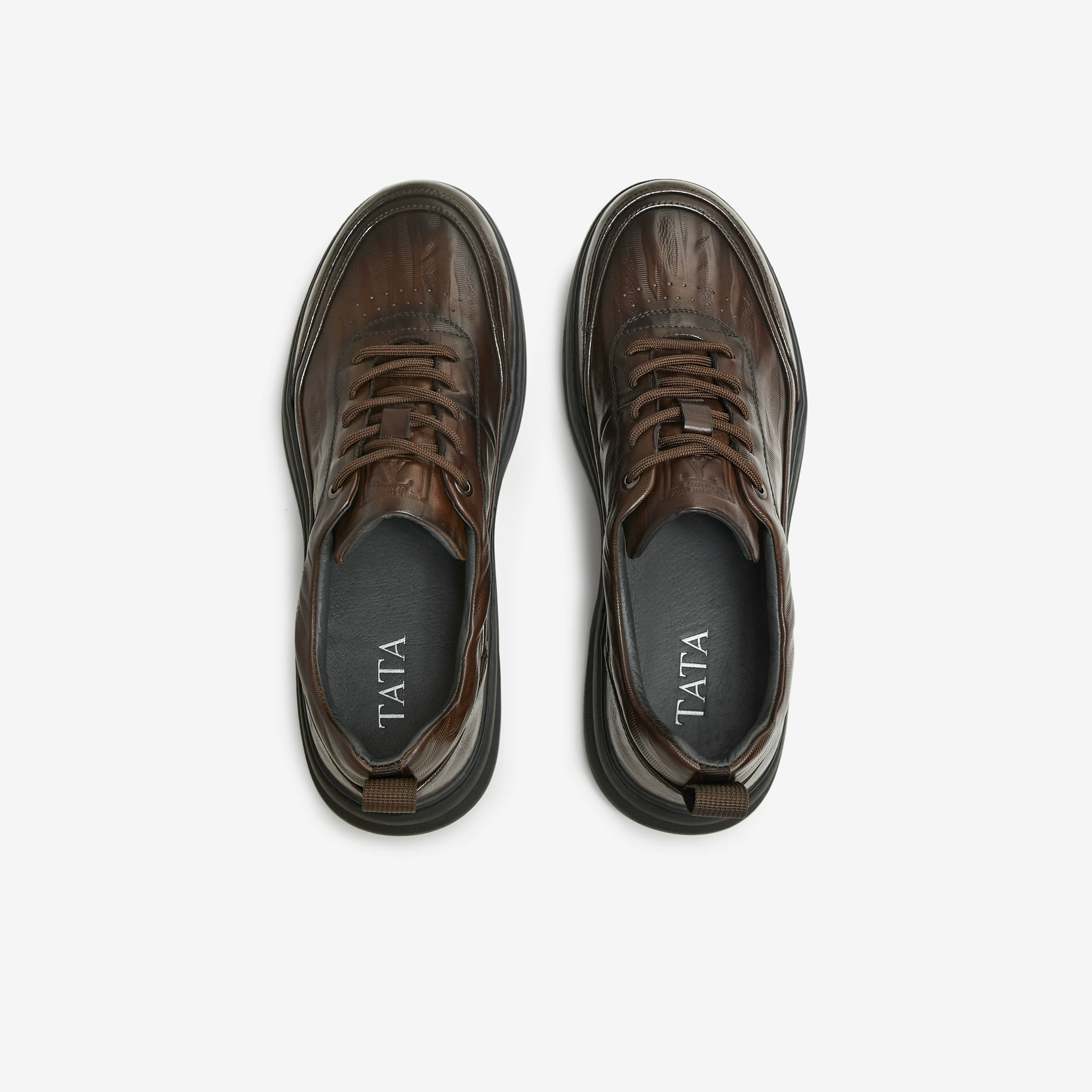 Giày Nam TATA 2025 Mùa Đông Mới Màu Đen Giày Công Sở Đa Năng Giày Nam Thông Thường VRA01CM5