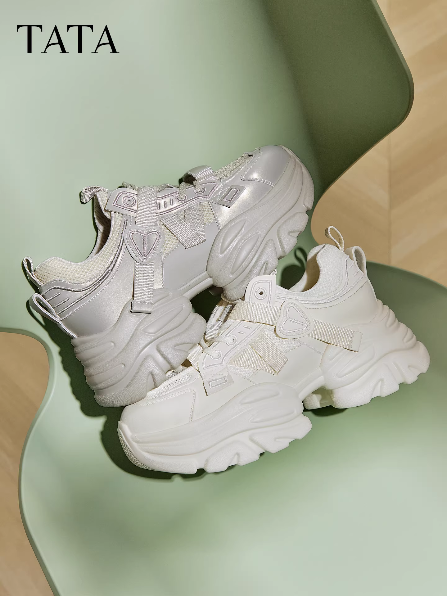 Giày nữ TATA bố giày thể thao lưới thoáng khí mới giày thể thao lót lông cừu giày tăng chiều cao thông thường CY205CM5