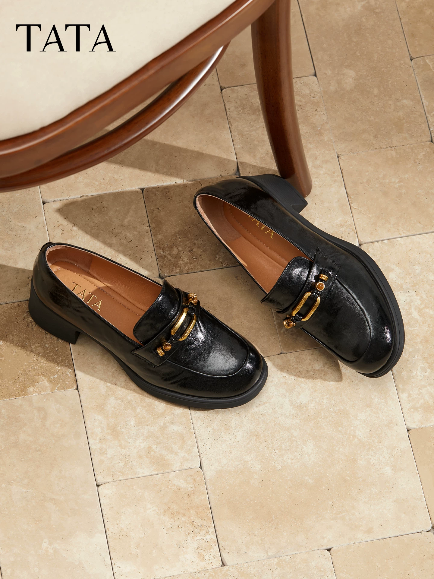 Giày Nữ TATA 2025 Giày Đơn Thời Trang Giày Đa Năng Giày Loafer Nữ Giày Da Nhỏ Mới WCNA6CA5