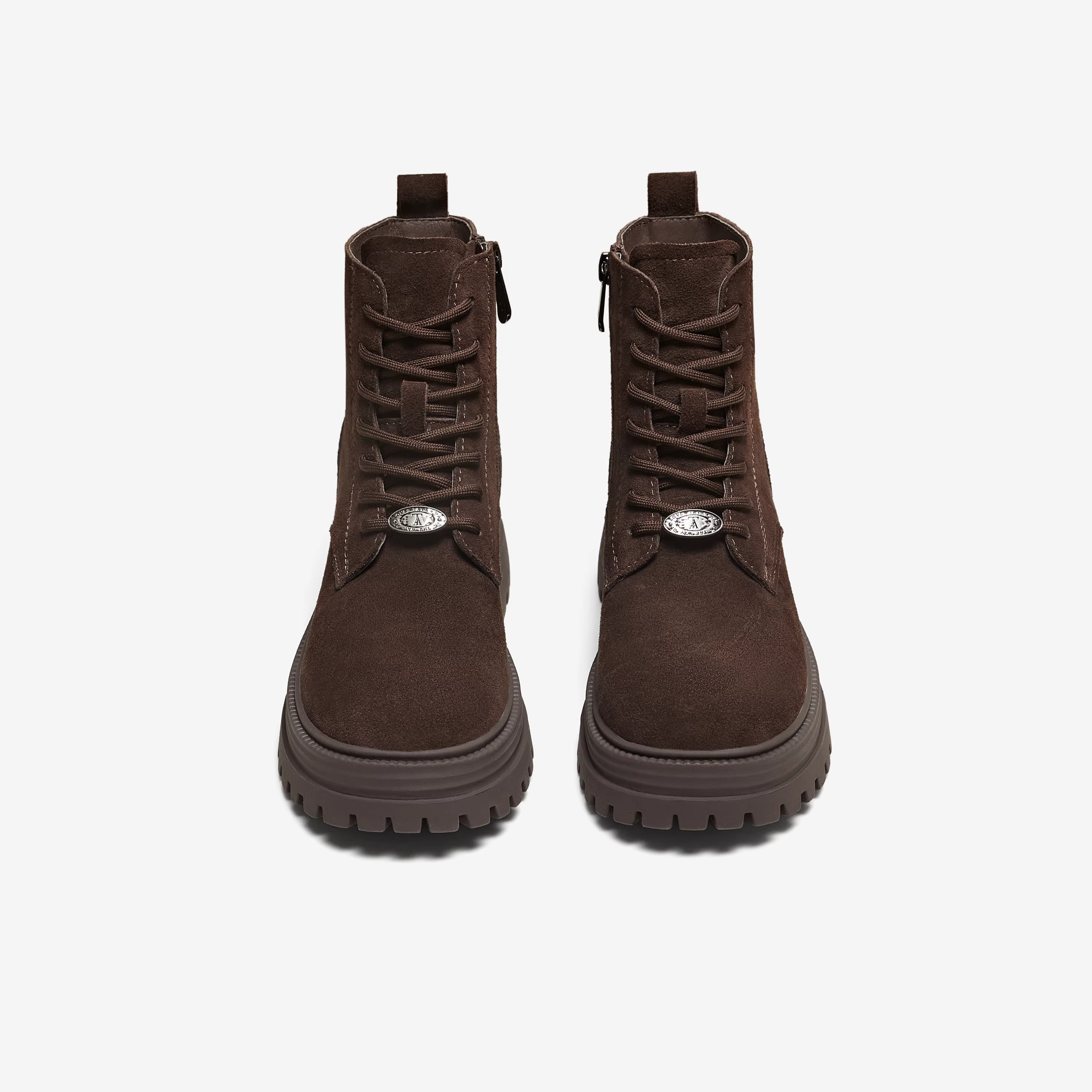 TATA giày bốt mùa đông 2025 Melard kiểu dáng ôm sát cổ điển, kiểu Martin, đế dày, cổ ngắn CE302DD5