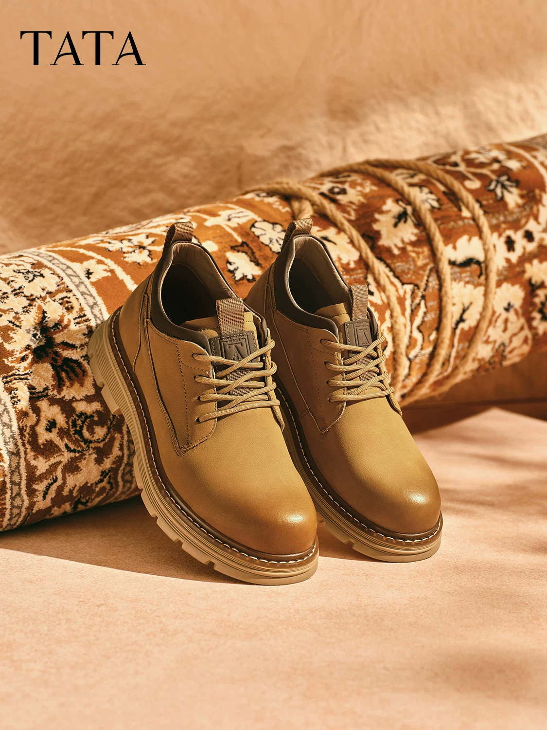 Giày nam TATA 2025 mùa đông mới, giày công sở đa năng, giày thường ngày, giày cổ thấp retro OFN01DM5