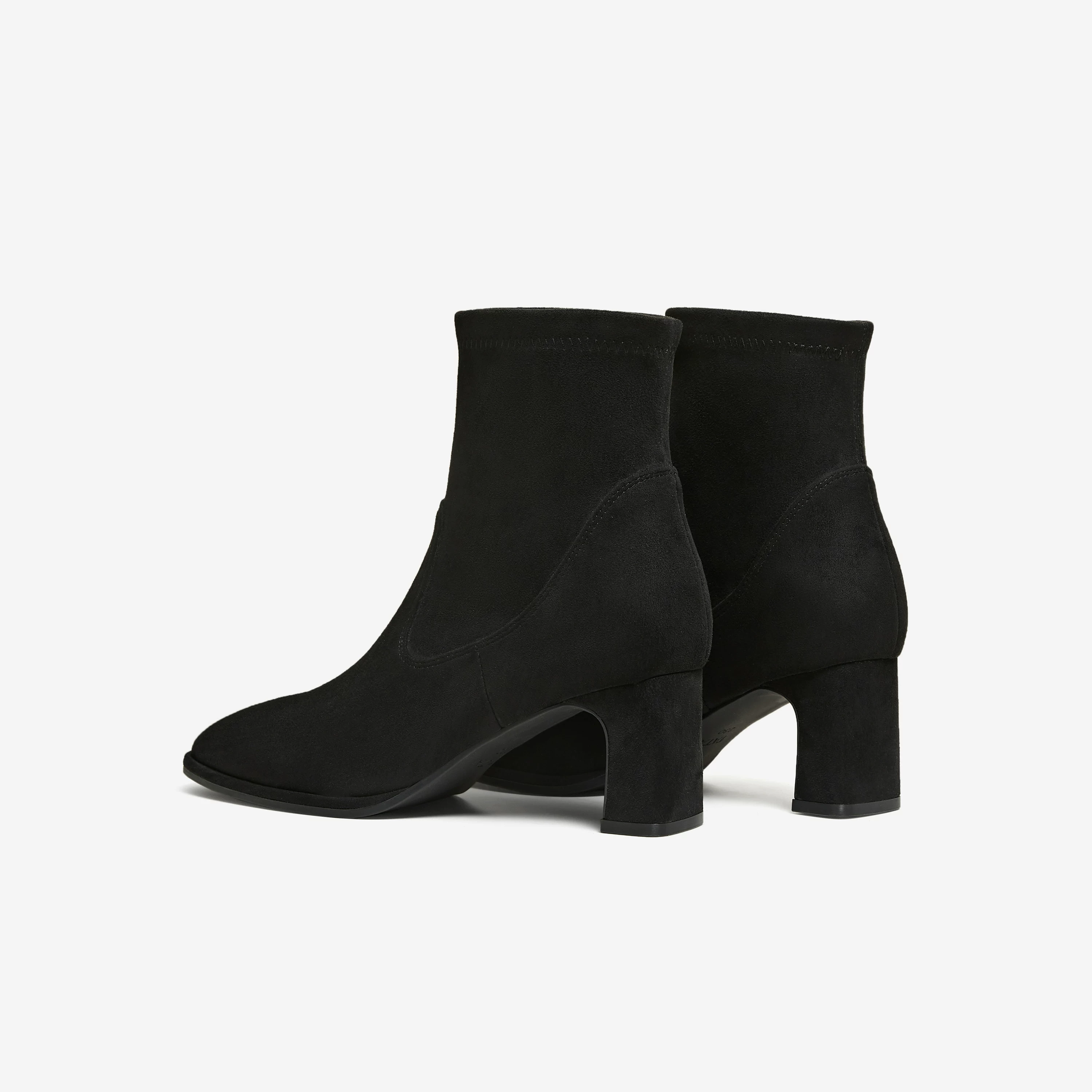 TATA giày bốt của anh ấy 2025 mùa đông giày bốt thời trang mới giày cao gót nữ giày bốt đa năng màu đen co giãn JYC01DD5