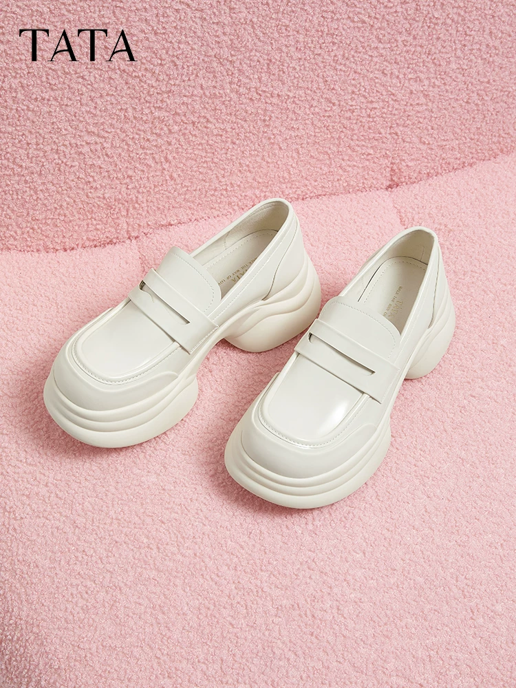 Giày lười đế dày TATA dành cho nữ, giày da nhỏ gọn, mẫu mới mùa đông 2024 CCJ01CA5
