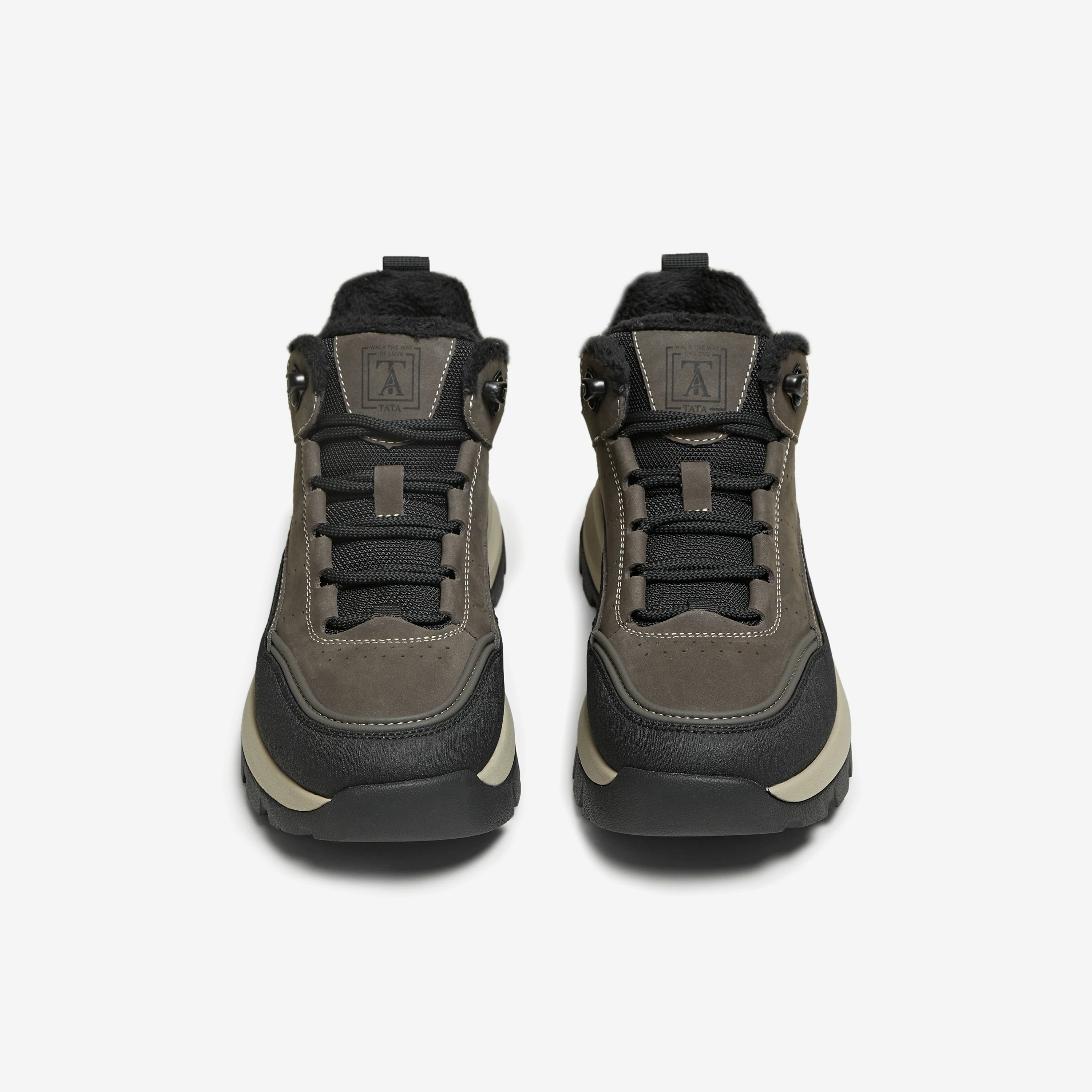 Giày bốt nam TATA mùa đông 2025 đế dày thể thao thời trang giày bốt ngoài trời cổ ngắn giày bốt công sở VPU01DD5