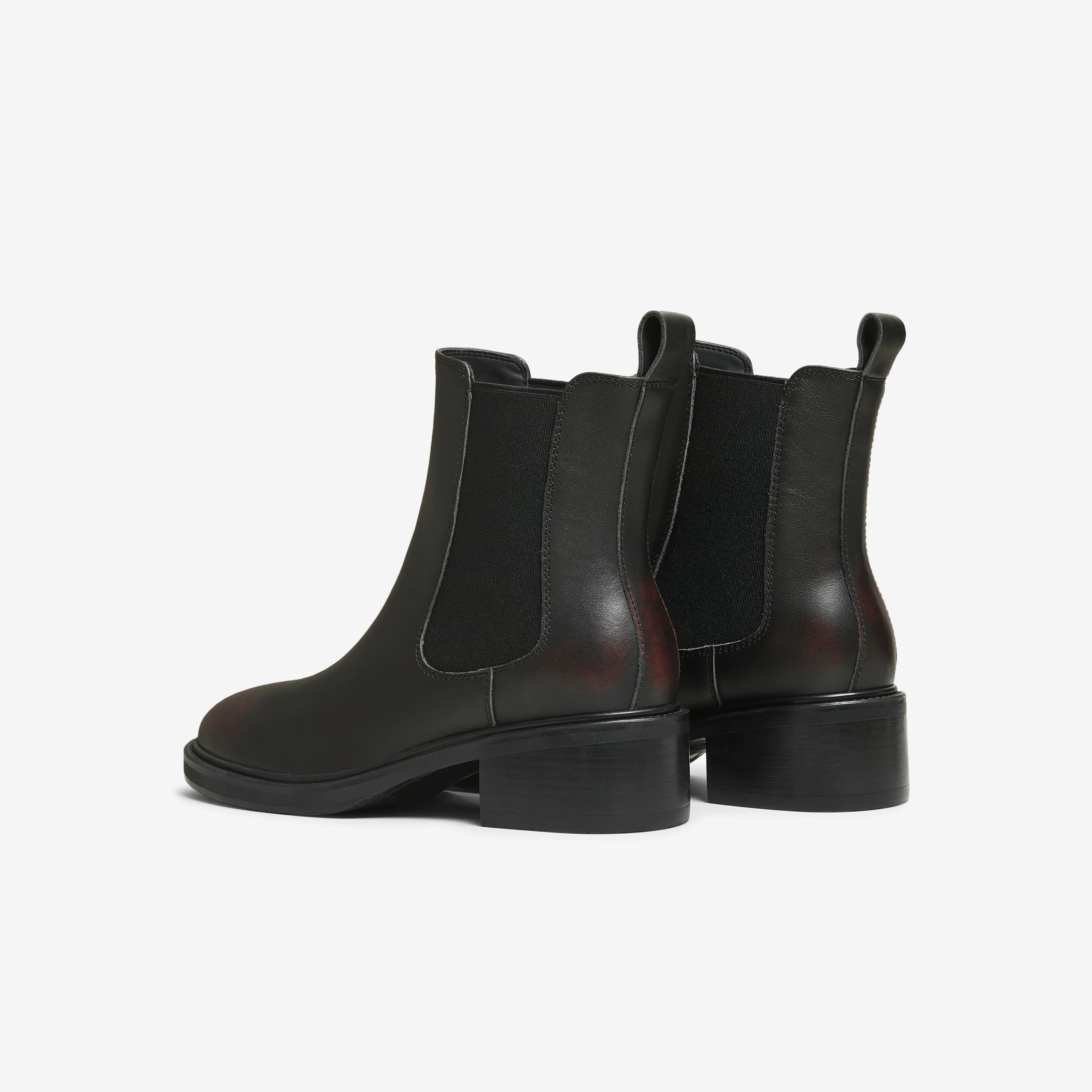 Giày bốt Chelsea nữ TATA mùa đông 2025 kiểu mới, bốt ngắn màu đen, bốt da nhỏ gọn, kiểu dáng ôm chân UWH01DD5