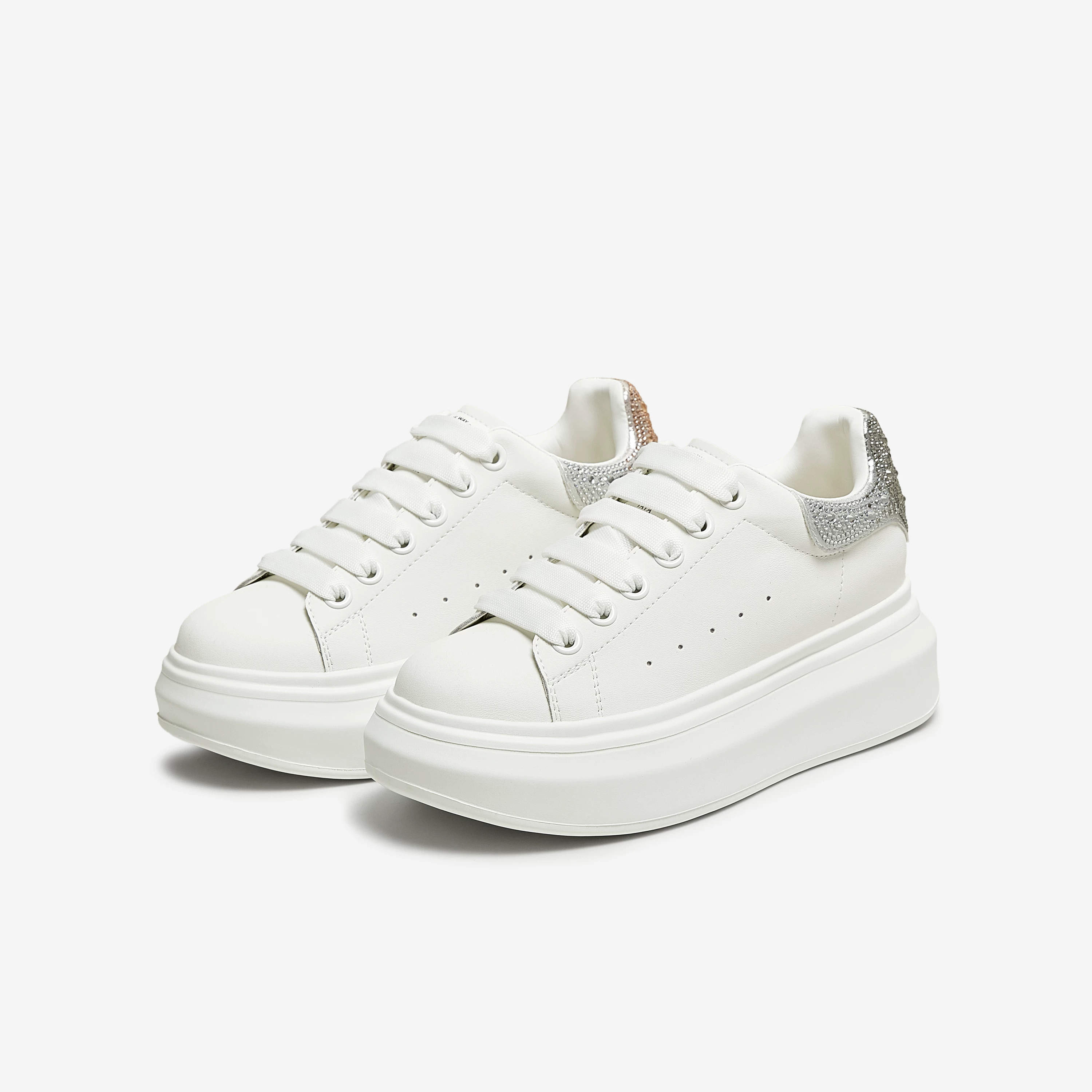 Giày Nữ TATA 2025 Mùa Đông Mới Thời Trang Giày Thường Ngày Đế Dày Giày Sneaker Nữ Tăng Chiều Cao Giày Trắng WU507CM5