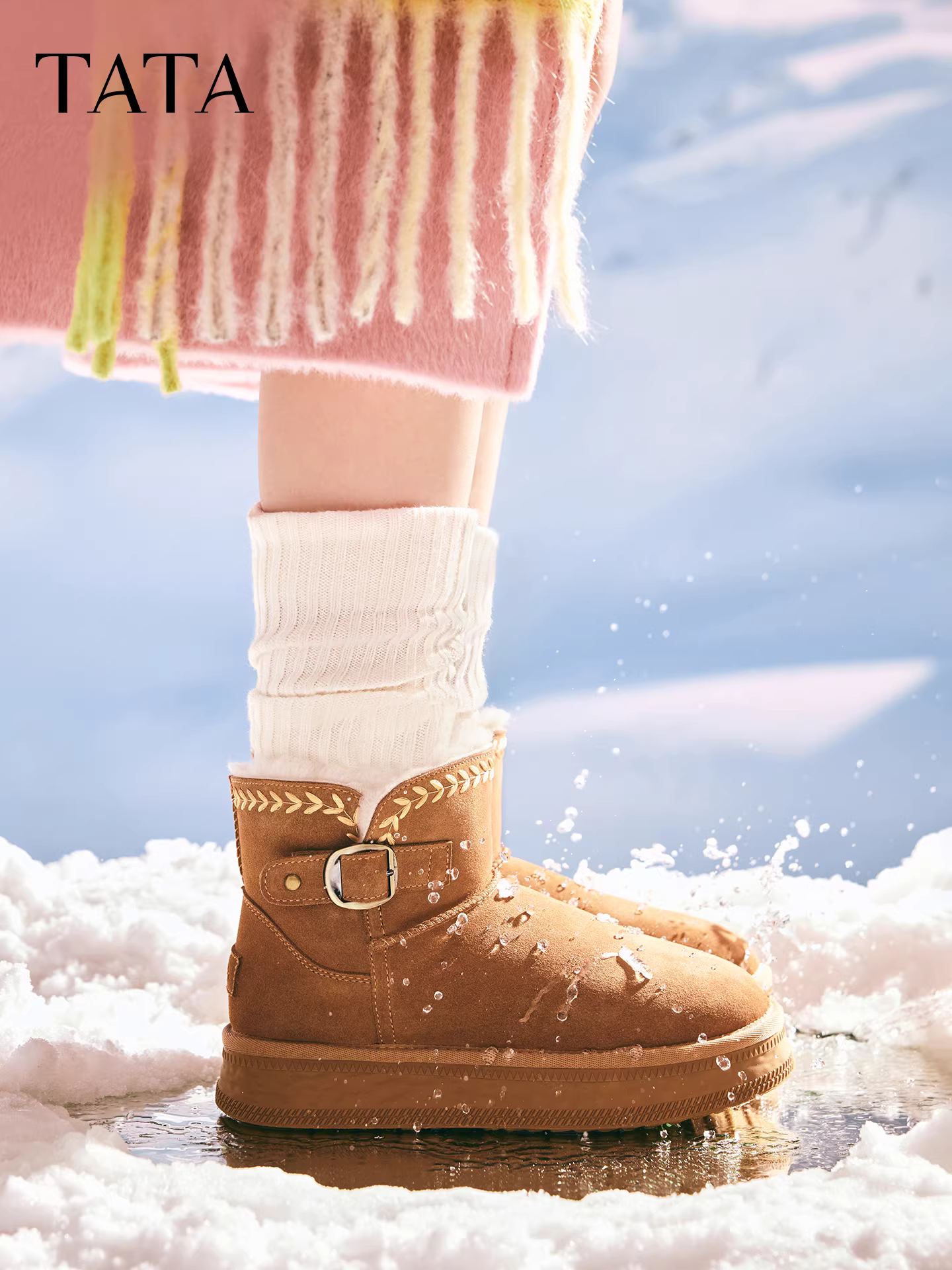 Giày bốt đi tuyết TATA phong cách mới lót lông cừu mùa đông giày bốt cotton đế dày chống trượt giày bốt lông tuyết CWX03DD5